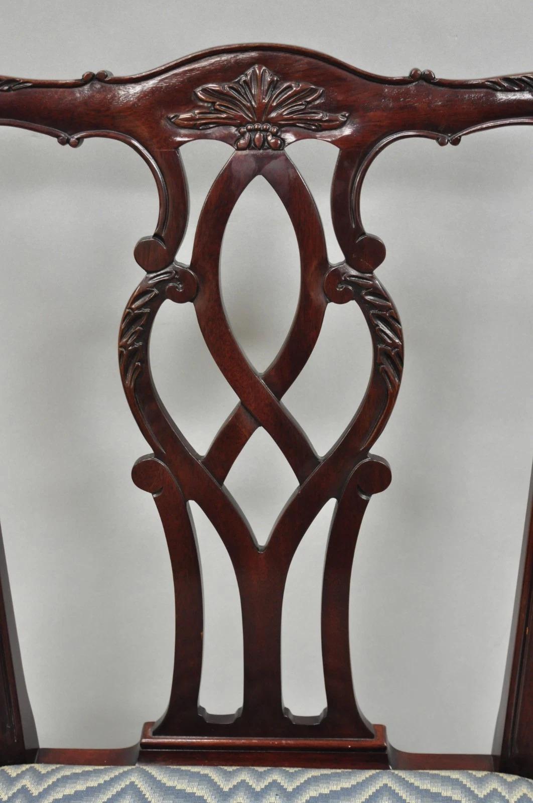 Sconosciuto Set di 8 sedie da sala da pranzo in mogano Kindel Georgian Chippendale d'epoca in vendita