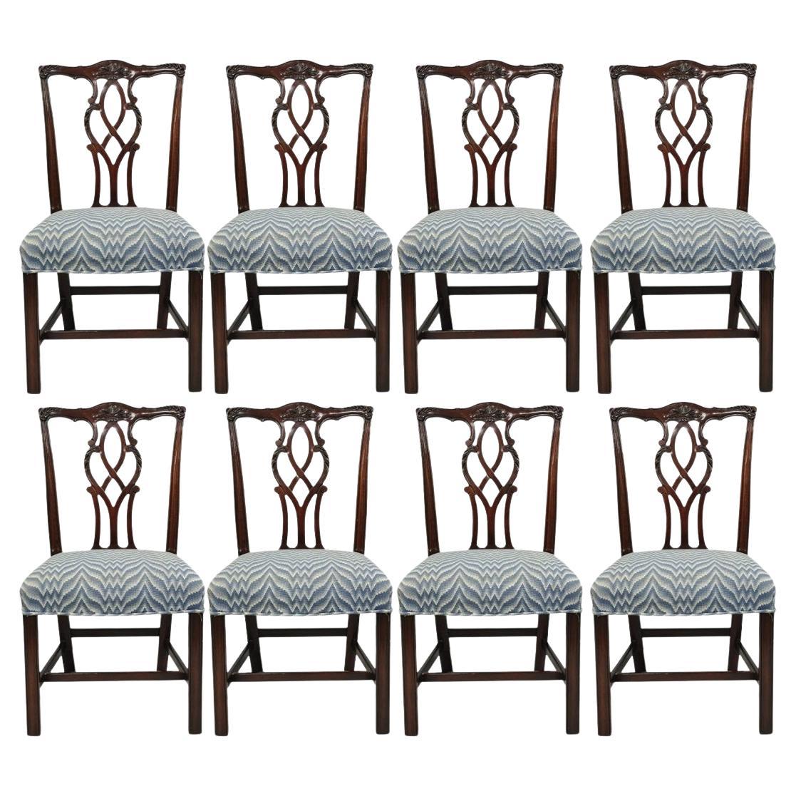 Set di 8 sedie da sala da pranzo in mogano Kindel Georgian Chippendale d'epoca in vendita