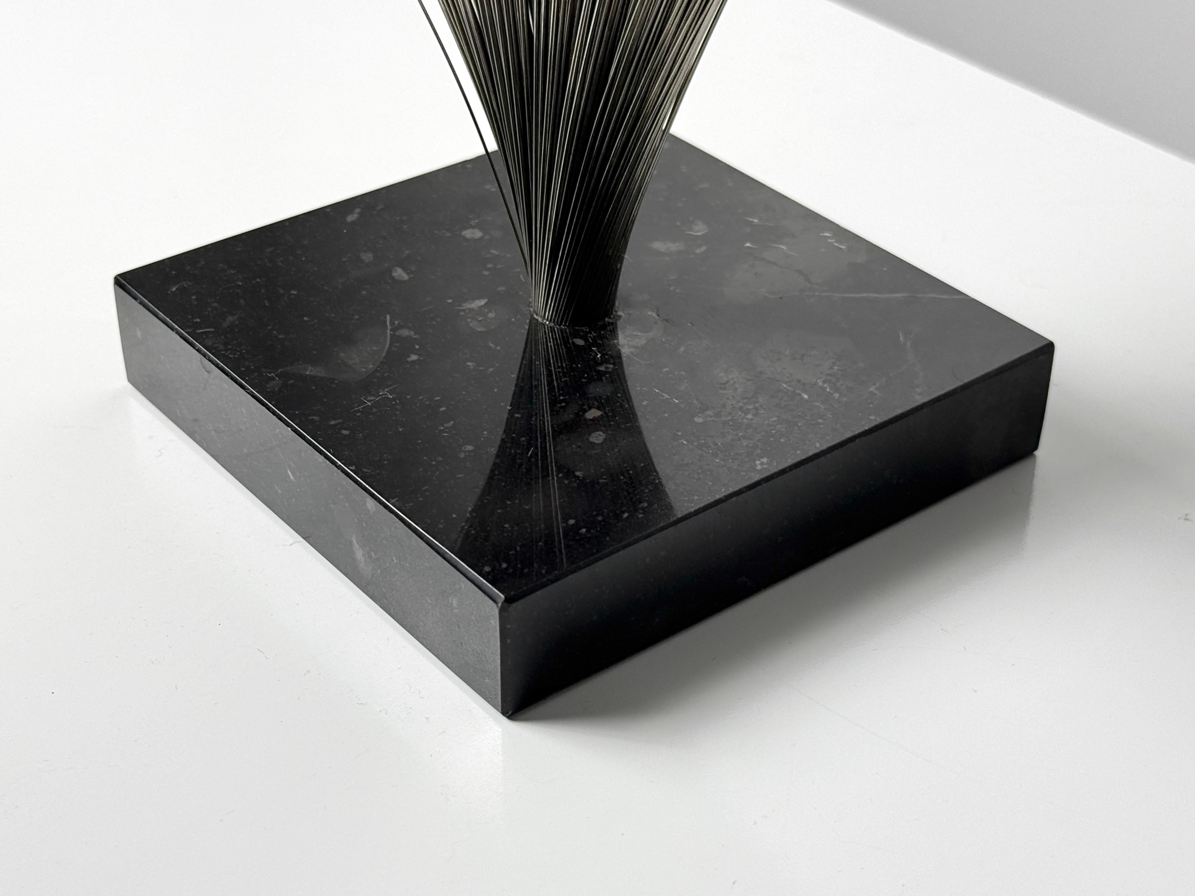 Moderne Draht-Spray-Tisch-Skulptur aus der Mitte des Jahrhunderts im Stil von Harry Bertoia, 1970er Jahre im Angebot 4