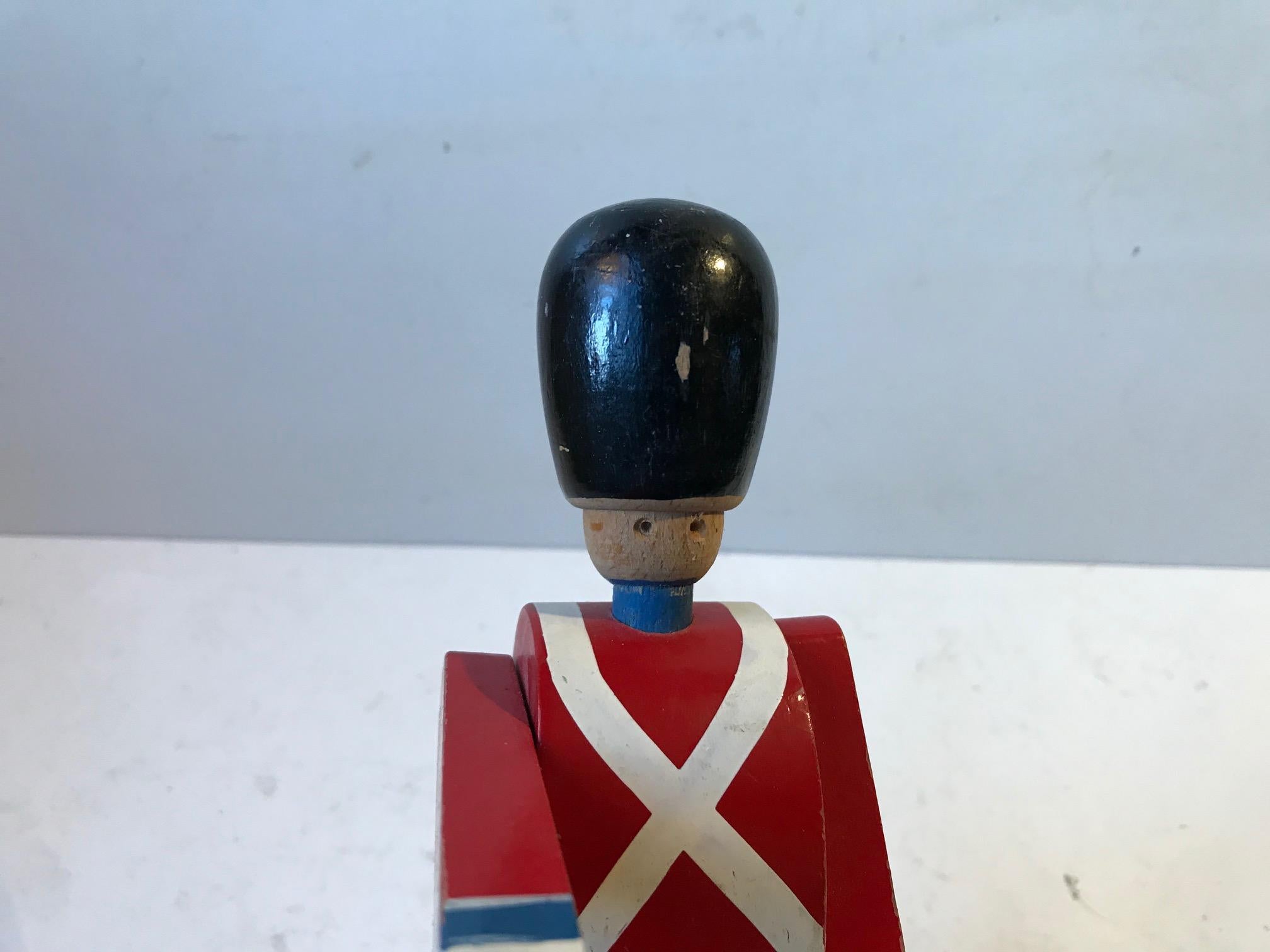 Vintage Kings Guardsman Wood Toy by Kay Bojesen, 1970s In Good Condition For Sale In Esbjerg, DK