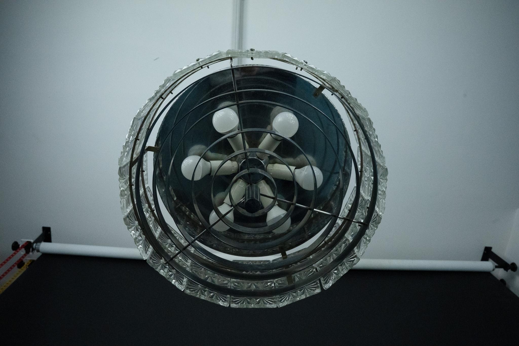 Vetro Lampadario d'epoca in cristallo e cromo di Kinkeldey. Germania anni '60 in vendita