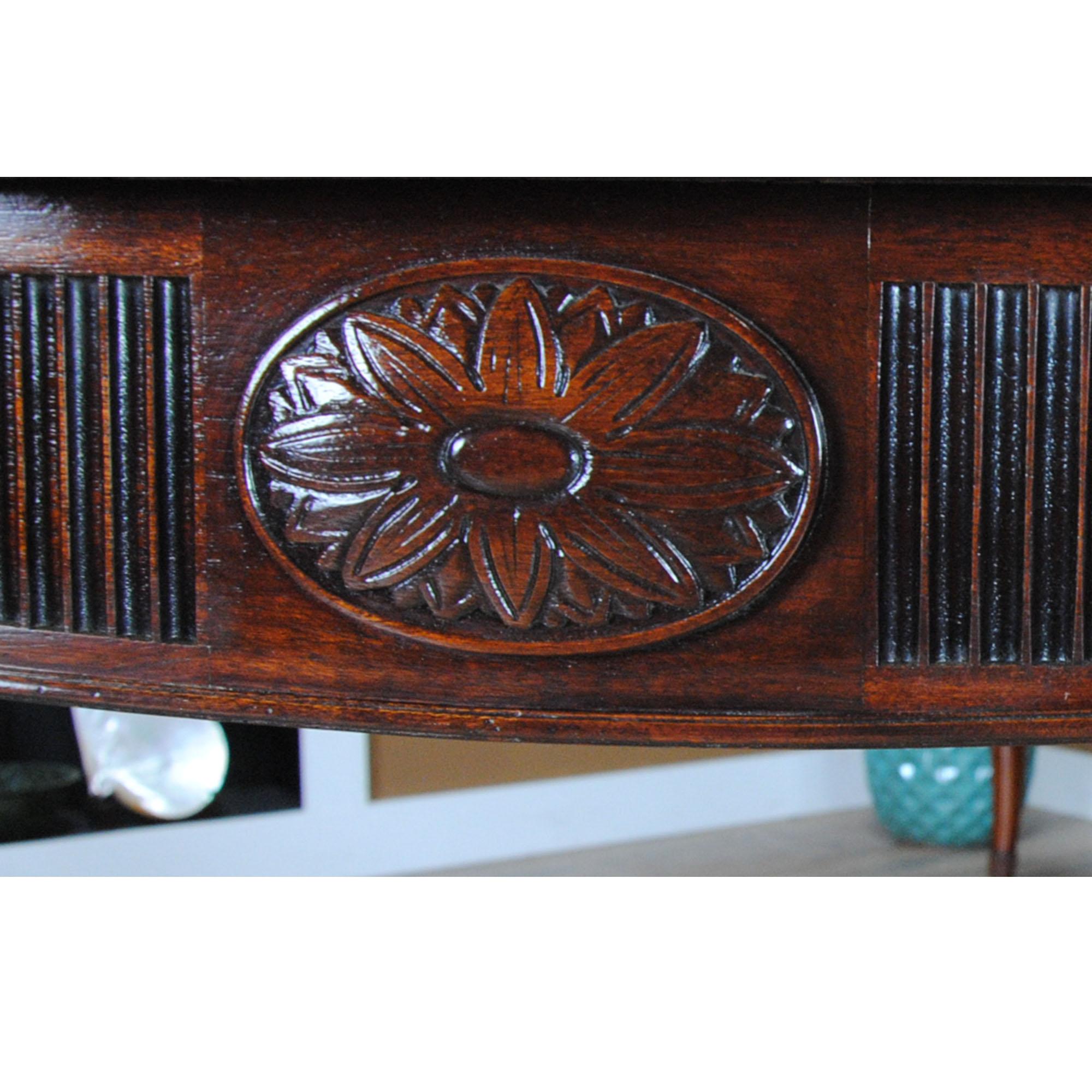 Late 20th Century Vintage Kittinger Mahogany Console For Sale