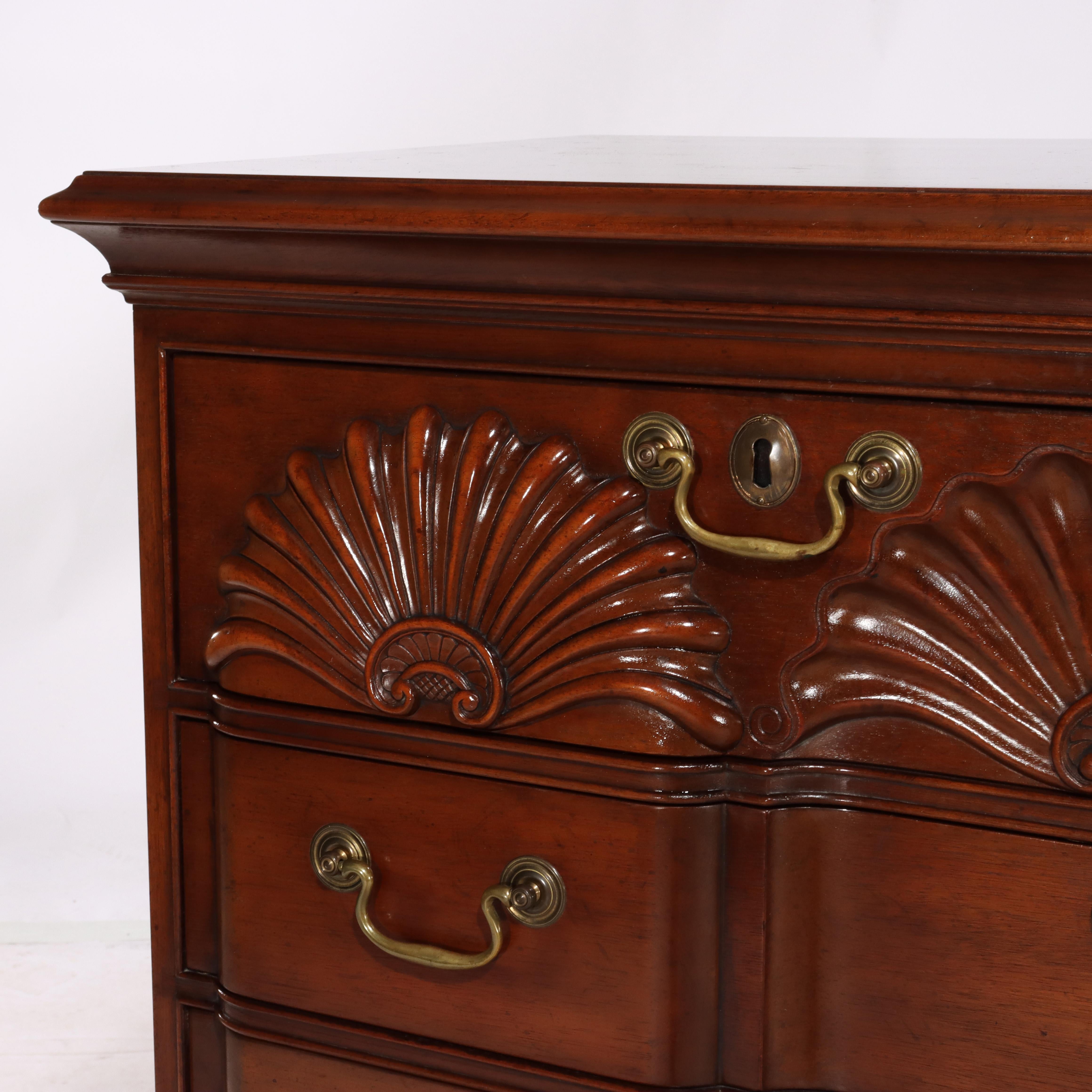 Vintage Kittinger Presidential Collection Mahogany Four Drawer Chest C1950 en venta 4