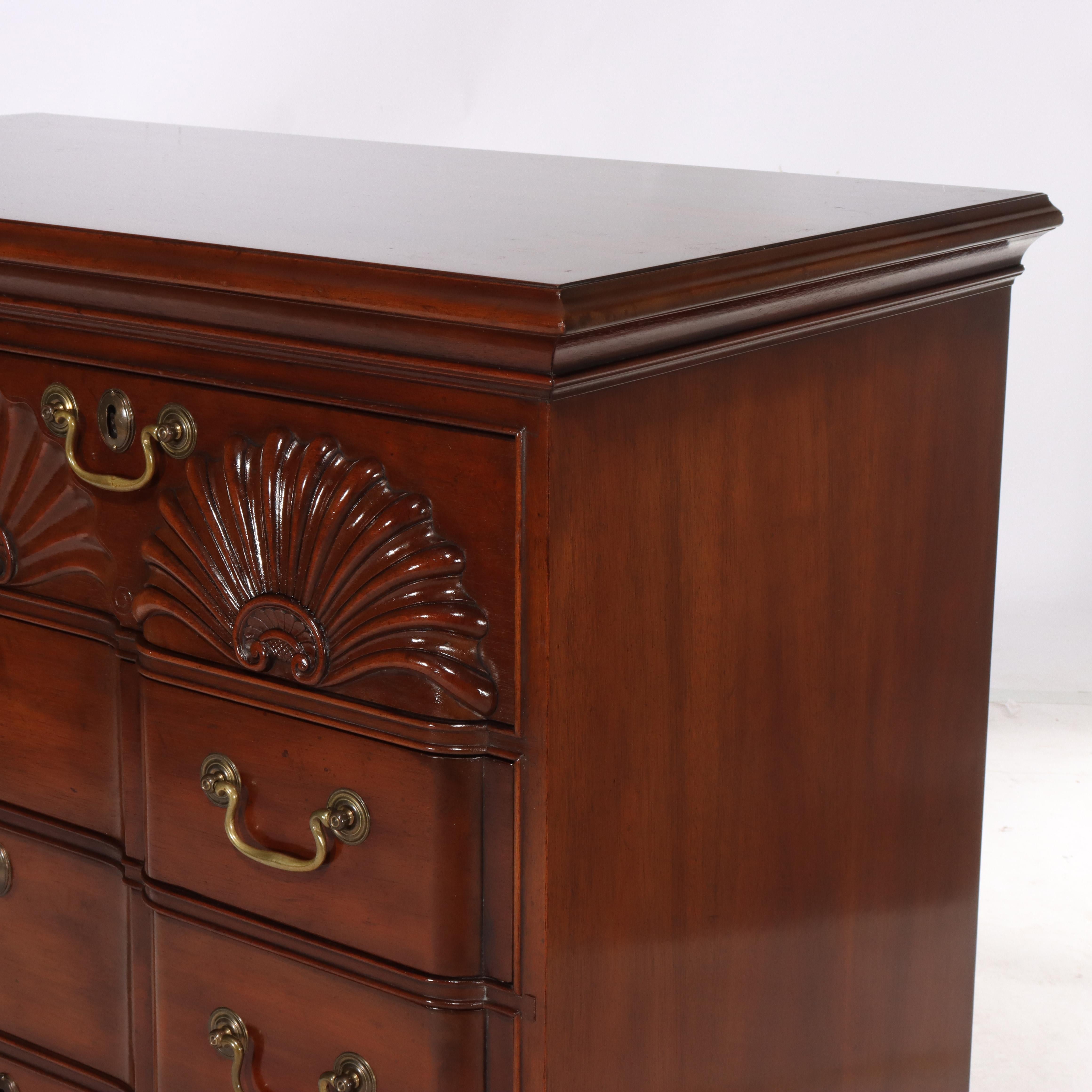 Vintage Kittinger Presidential Collection Mahogany Four Drawer Chest C1950 en Bueno estado para la venta en Big Flats, NY