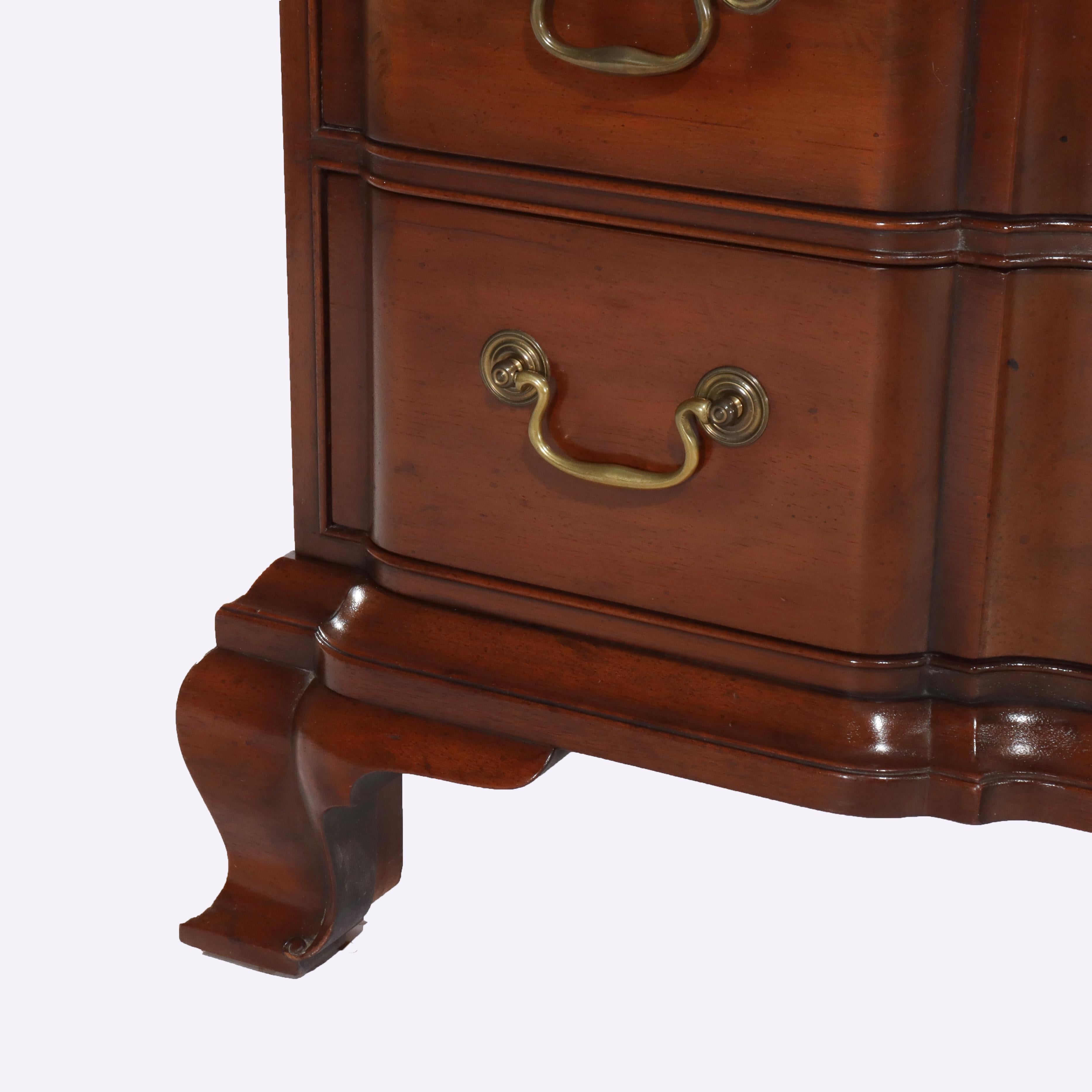 Vintage Kittinger Presidential Collection Mahogany Four Drawer Chest C1950 siglo XX en venta
