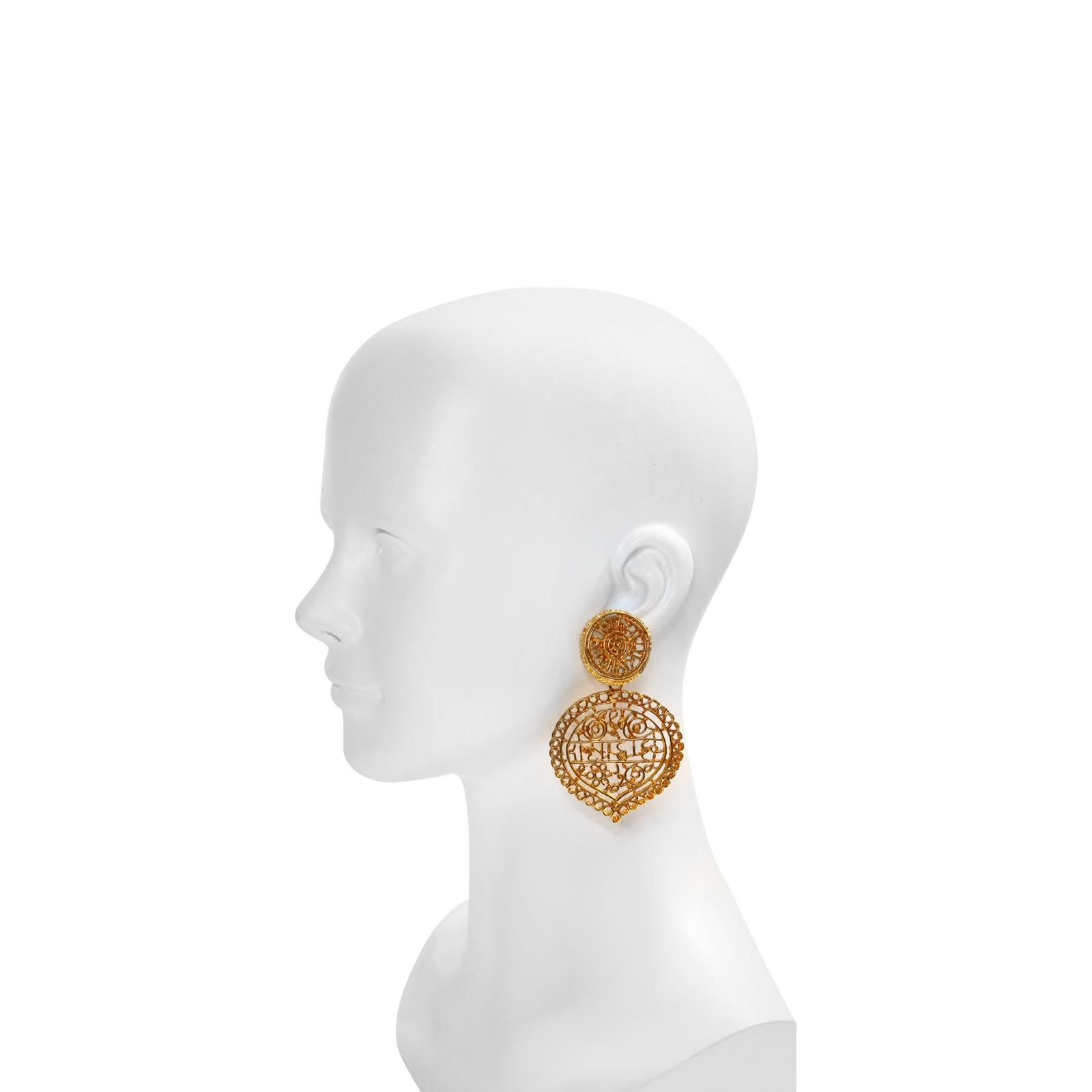 Pendientes colgantes vintage KJL en tono dorado Circa años 90 Moderno en venta