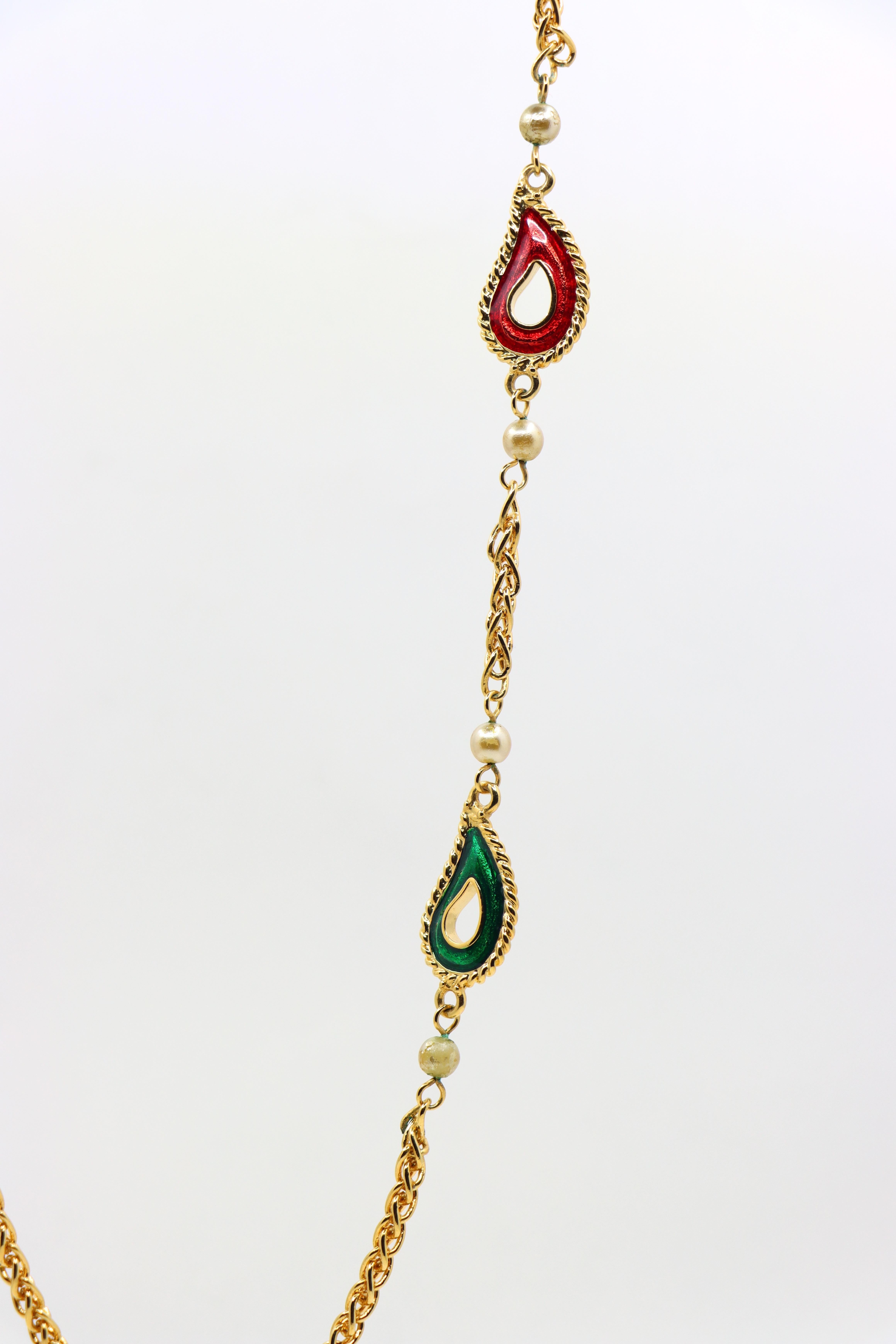 Vintage KJL  Gold Tone Enamel Faux Pearl Chain Necklace For Sale 2