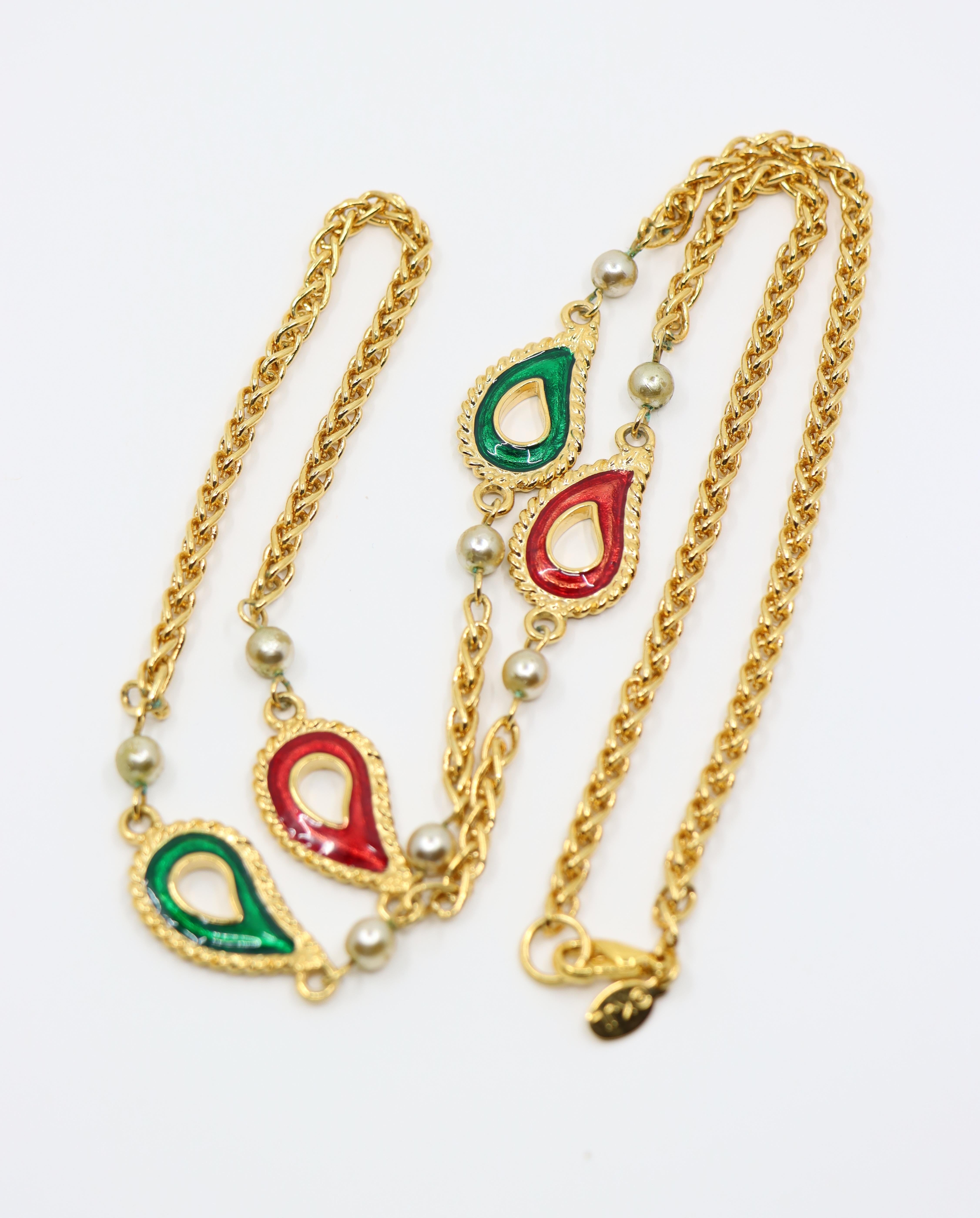 Vintage KJL  Gold Tone Enamel Faux Pearl Chain Necklace For Sale 3