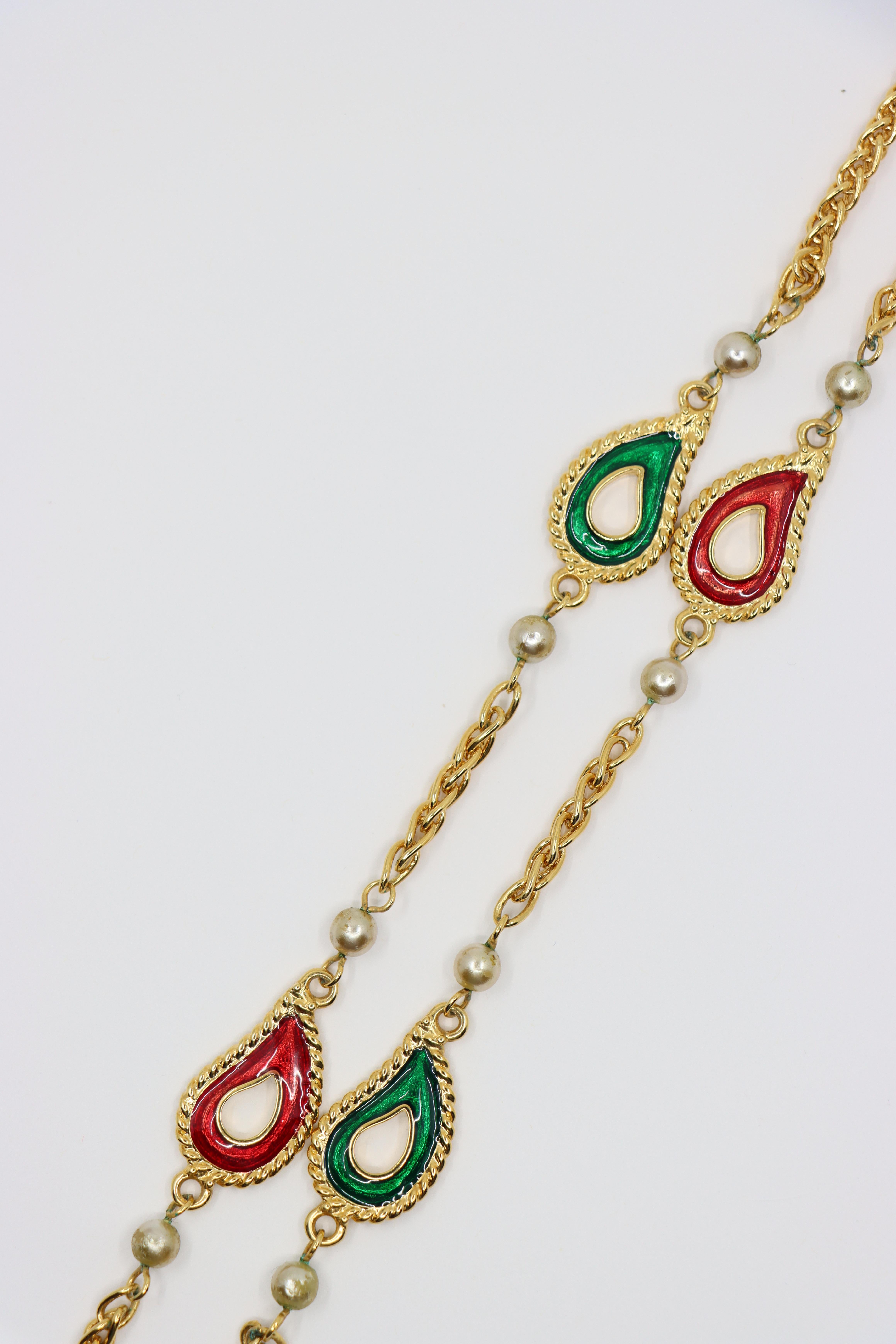 Vintage KJL  Gold Tone Enamel Faux Pearl Chain Necklace For Sale 4