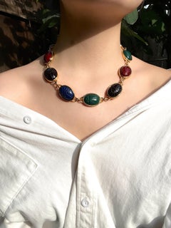 Collar vintage KJL con cadena de resina multicolor en tono dorado