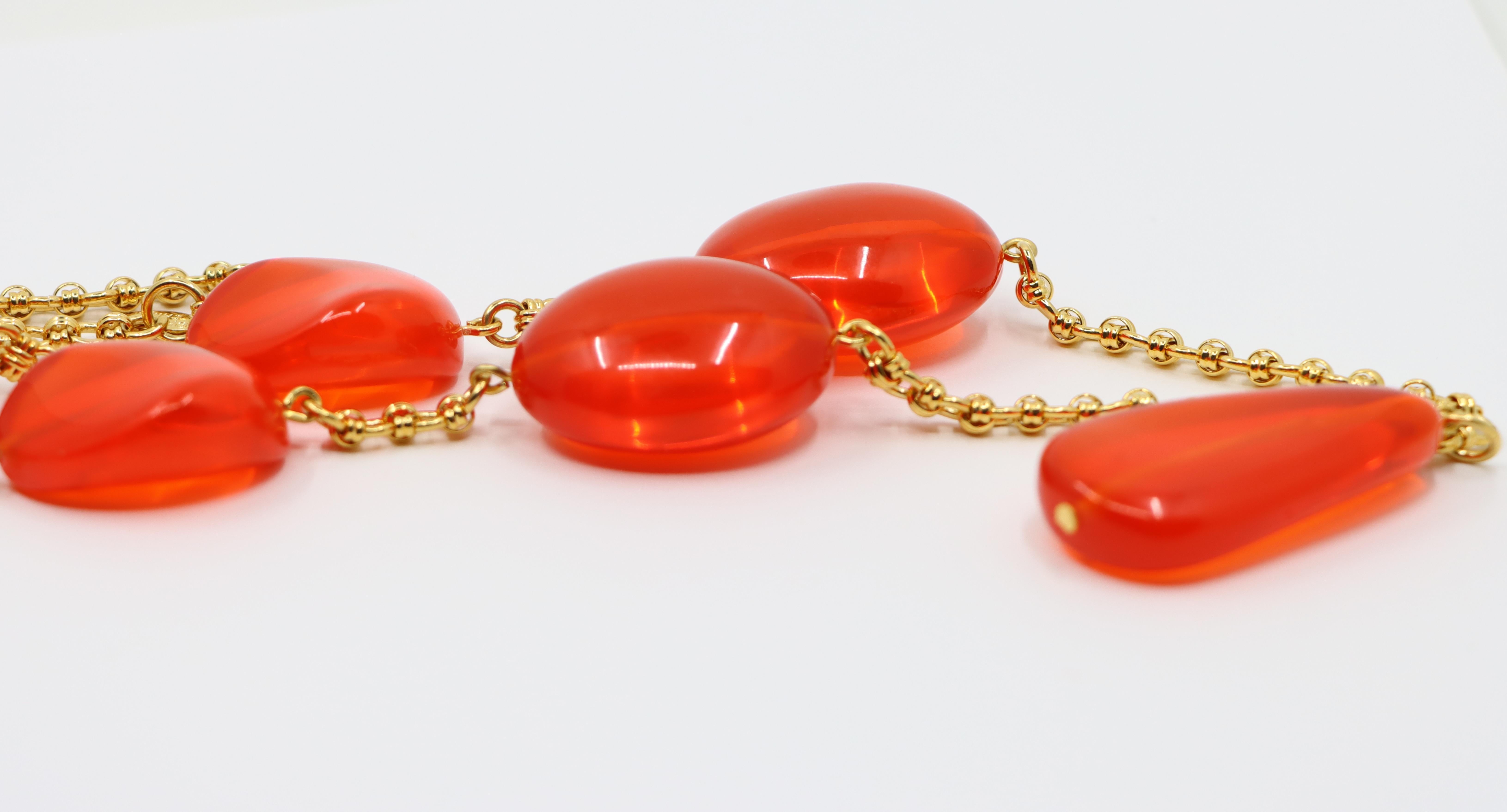 Vintage KJL Collana con catena in resina rossa e tonalità oro in vendita 4