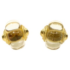 Orecchini vintage in resina trasparente color oro di K.J.L.