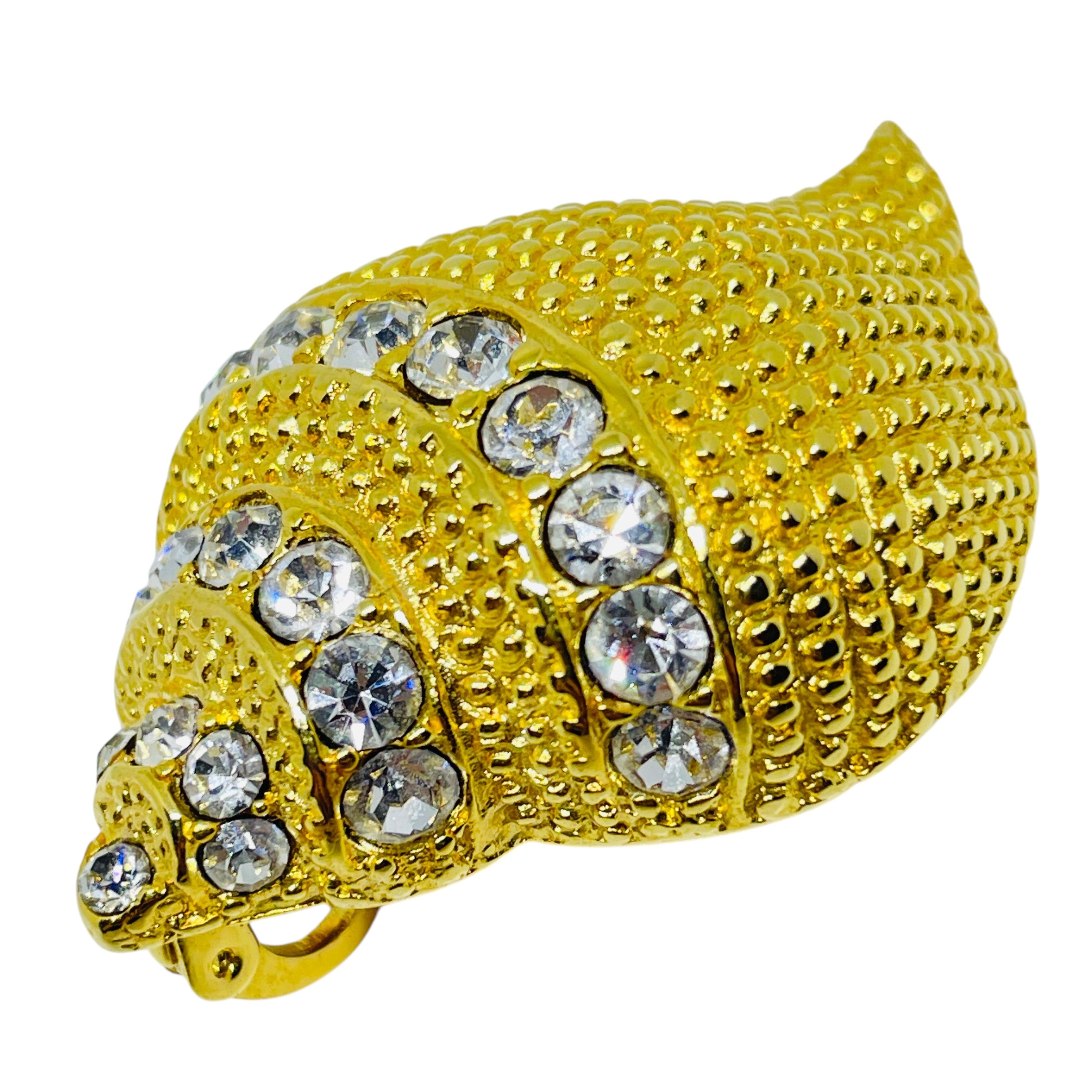 Vintage KJL Kenneth Jay Lane signed gold rhinestone seashell designer brooch In Good Condition For Sale In Palos Hills, IL