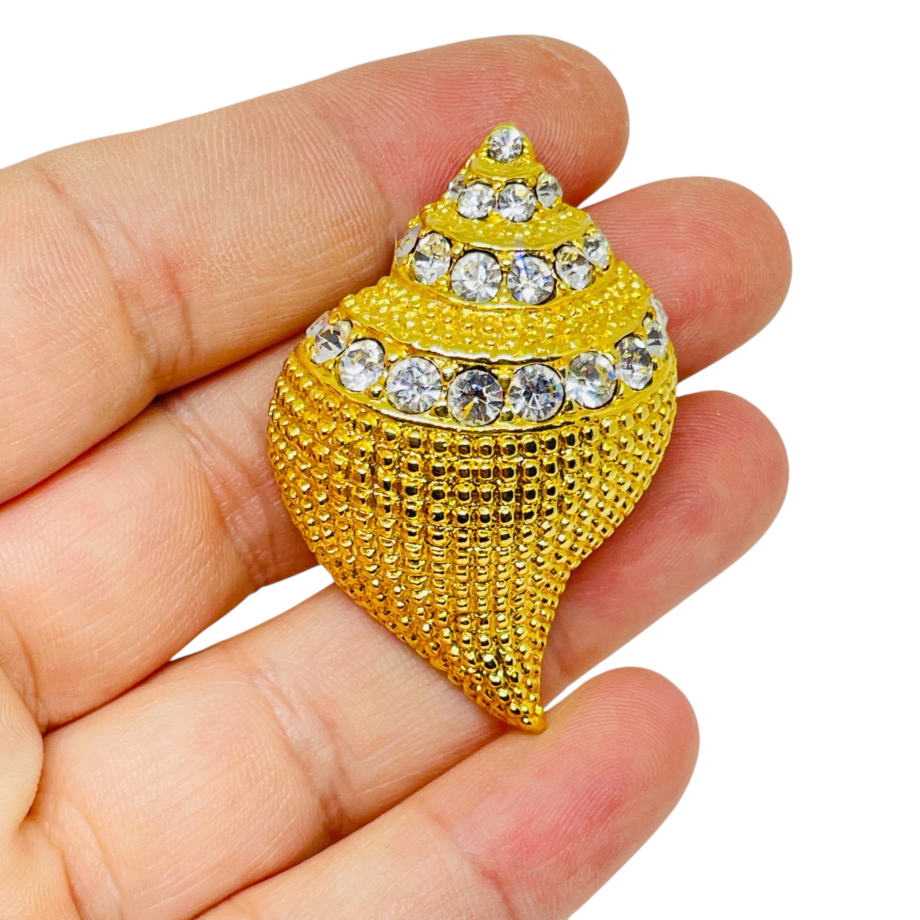 Vintage KJL Kenneth Jay Lane signed gold rhinestone seashell designer brooch For Sale 1