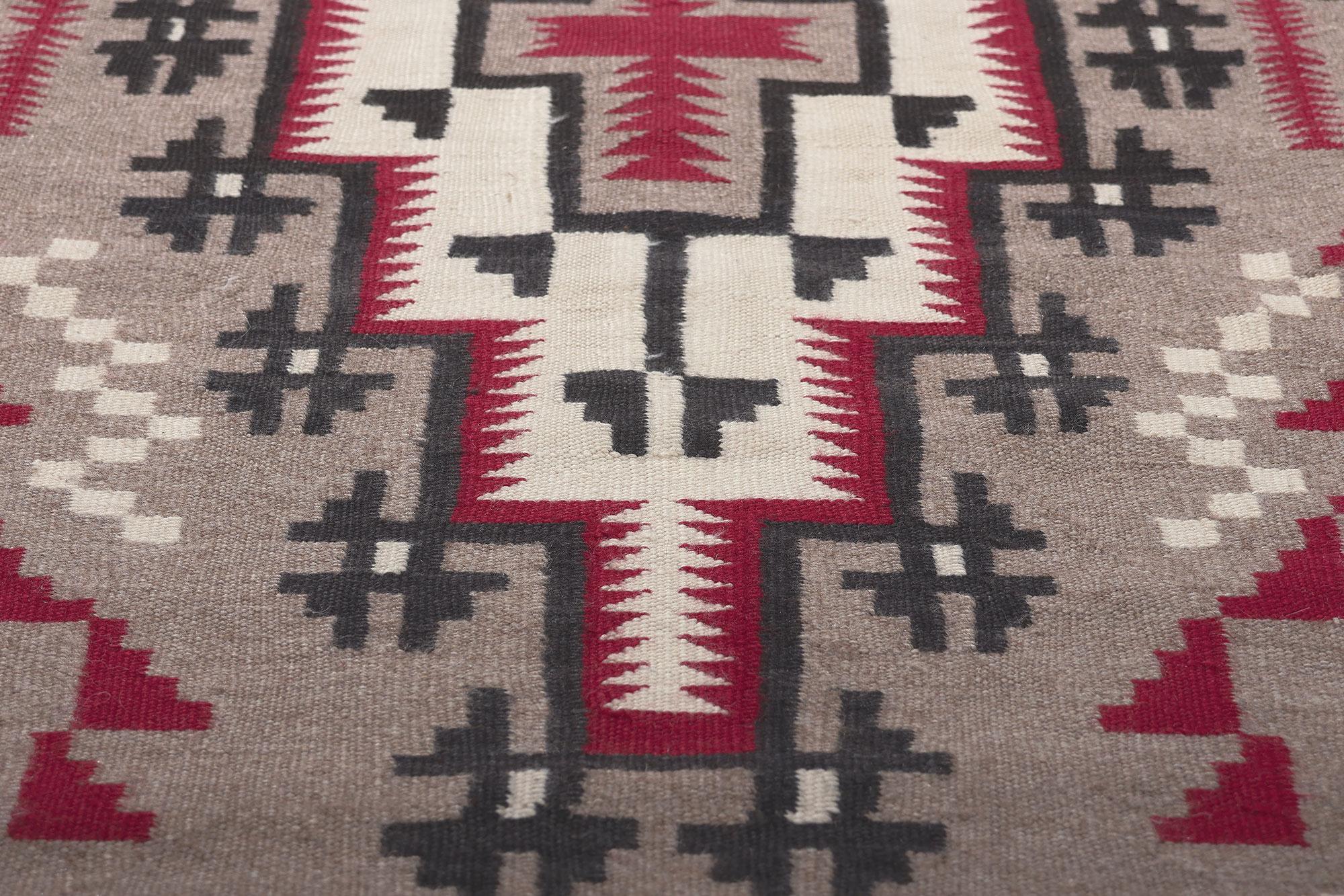 Vintage Klagetoh Navajo Rug with Southwest Desert Style Design In Good Condition For Sale In Dallas, TX