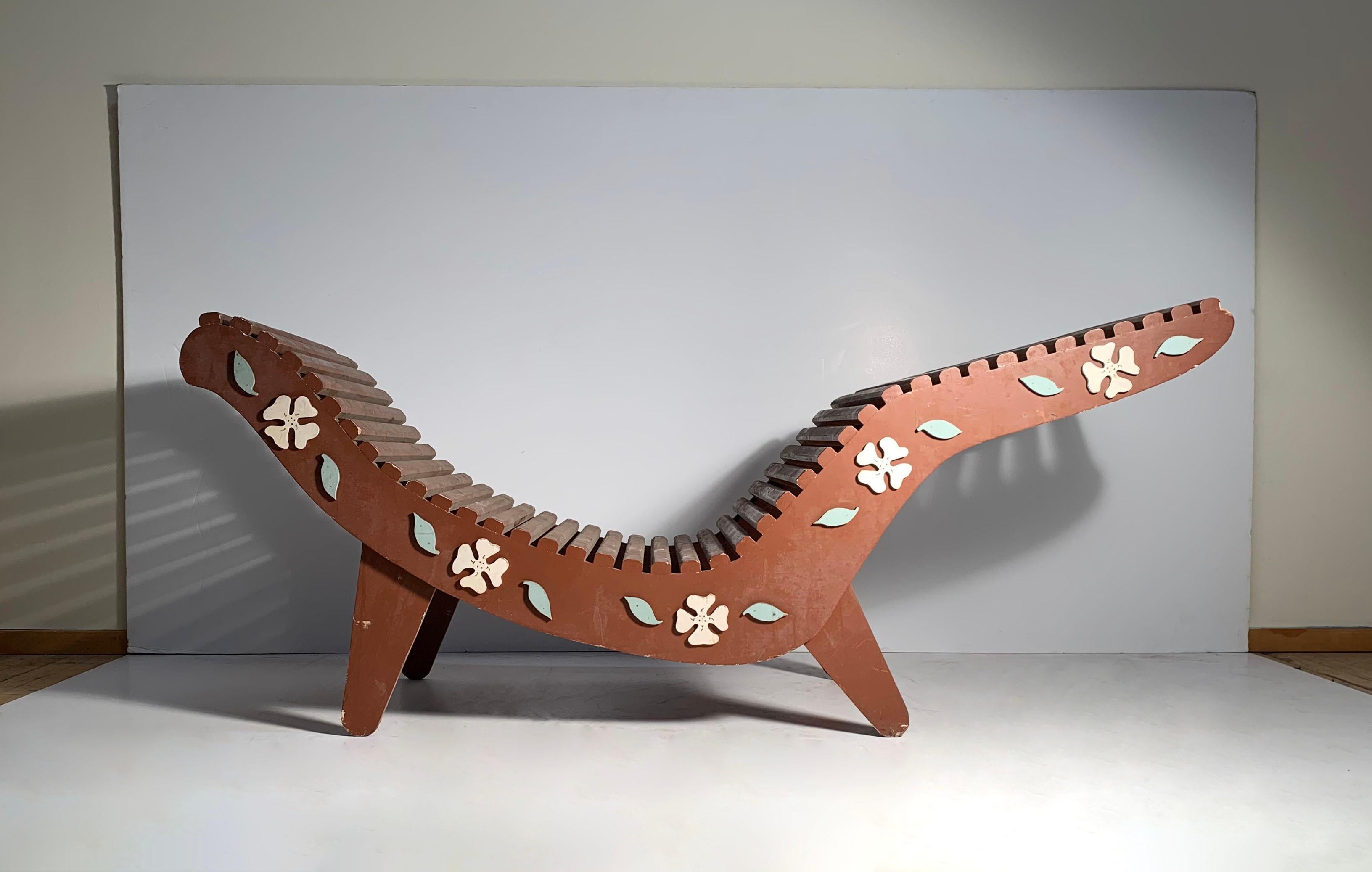 Vintage Klaus Grabe chaise lounge Model C5. USA, 1950. Stained plywood. 

This is the first Klaus Grabe we have come across with hand cut wood organic design floral appliqués attached to the sides. They are easily removable if one desires to not
