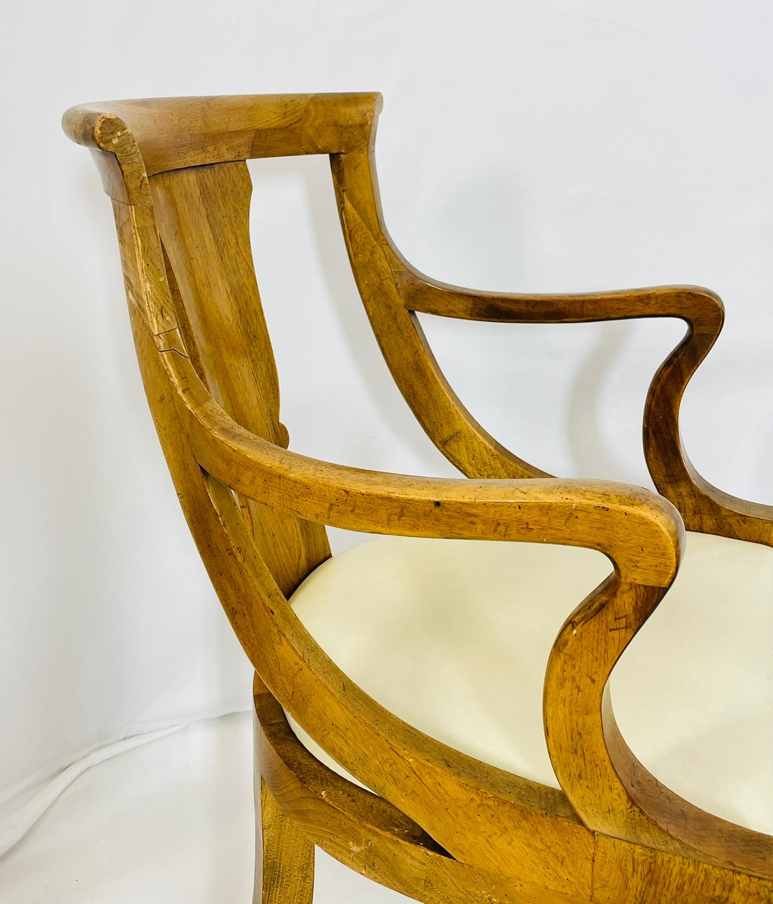 Sedie da pranzo Klismos vintage con struttura scultorea in Wood, set da 6 in vendita 5