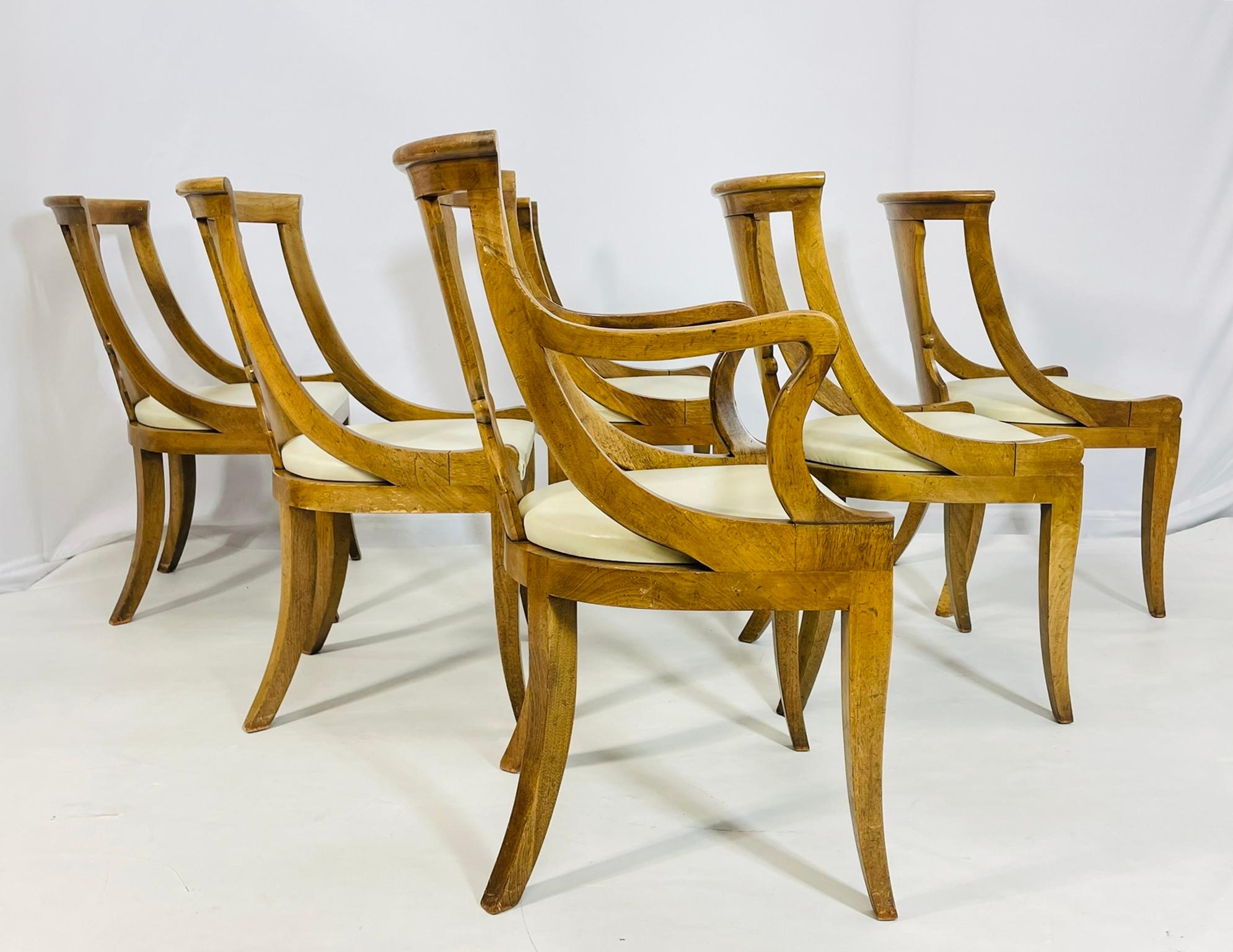 Sedie da pranzo Klismos vintage con struttura scultorea in Wood, set da 6 In condizioni buone in vendita a Los Angeles, CA