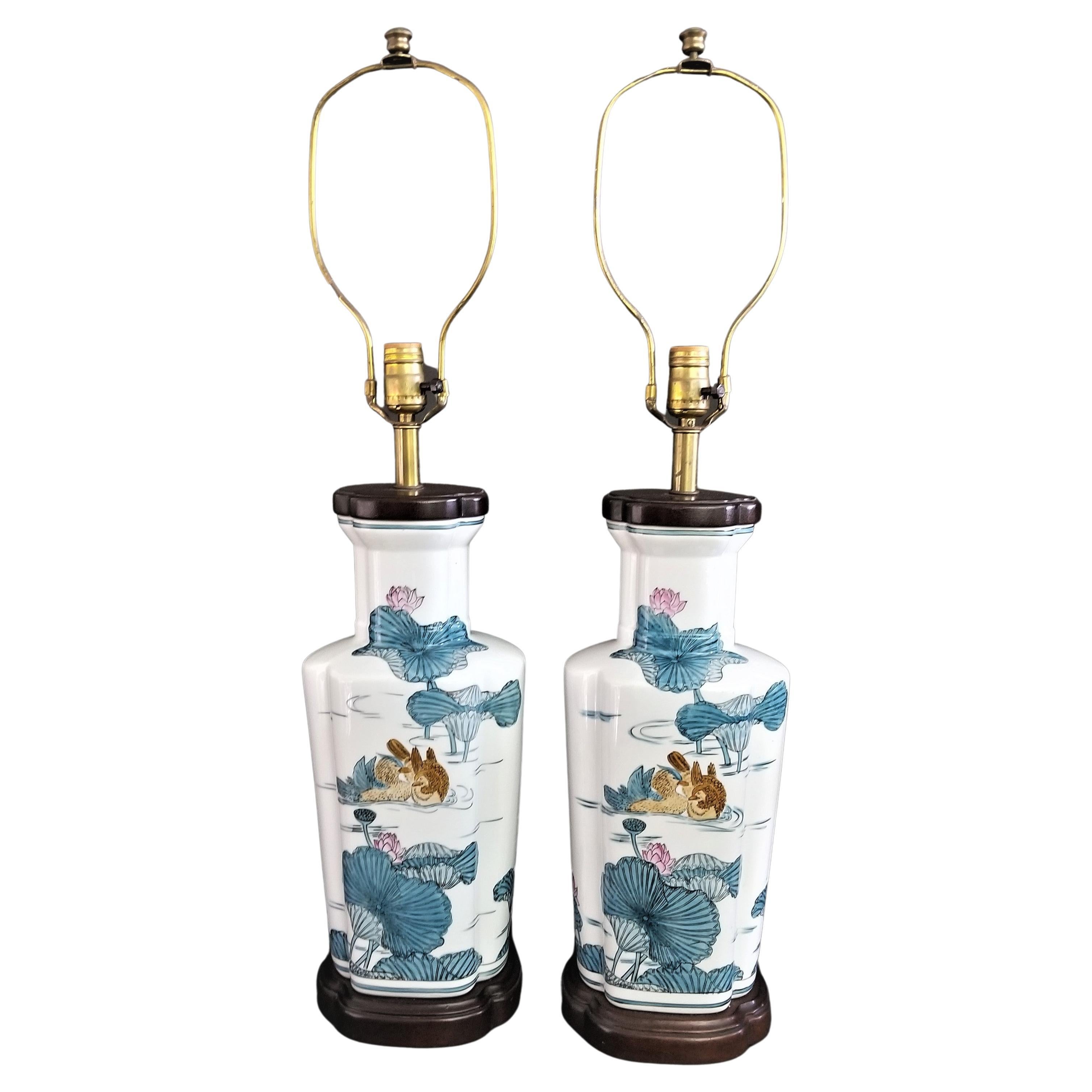 Paire de lampes de bureau vintage en porcelaine de style chinoiserie asiatique Knob Creek