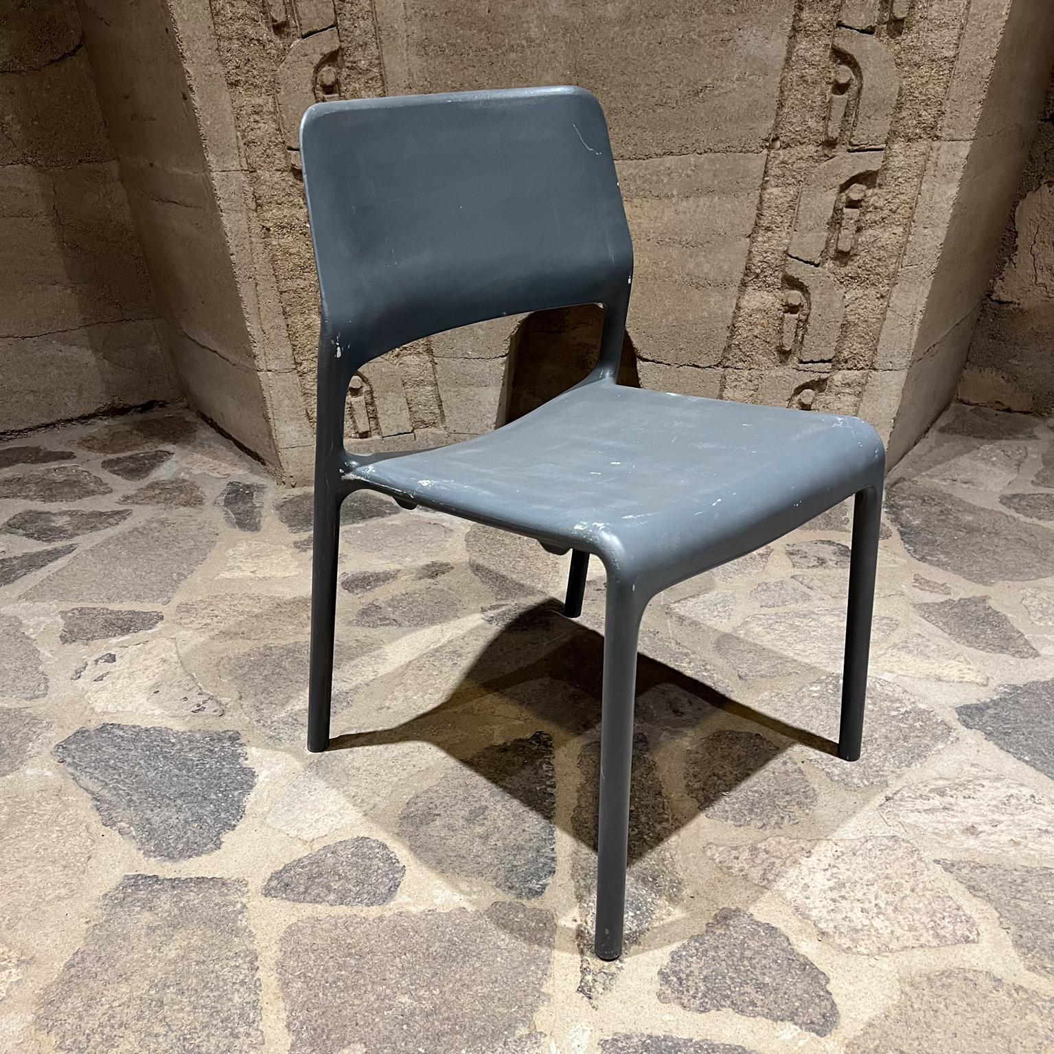 Vintage Knoll 3 Gray Stackable Patio Side Chairs Spark Don Chadwick en vente 7