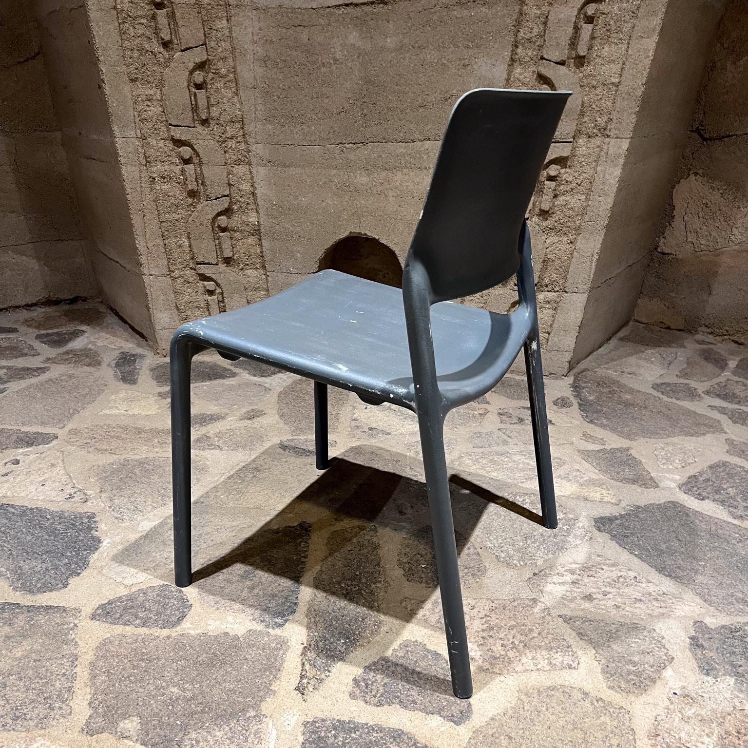 XXIe siècle et contemporain Vintage Knoll 3 Gray Stackable Patio Side Chairs Spark Don Chadwick en vente