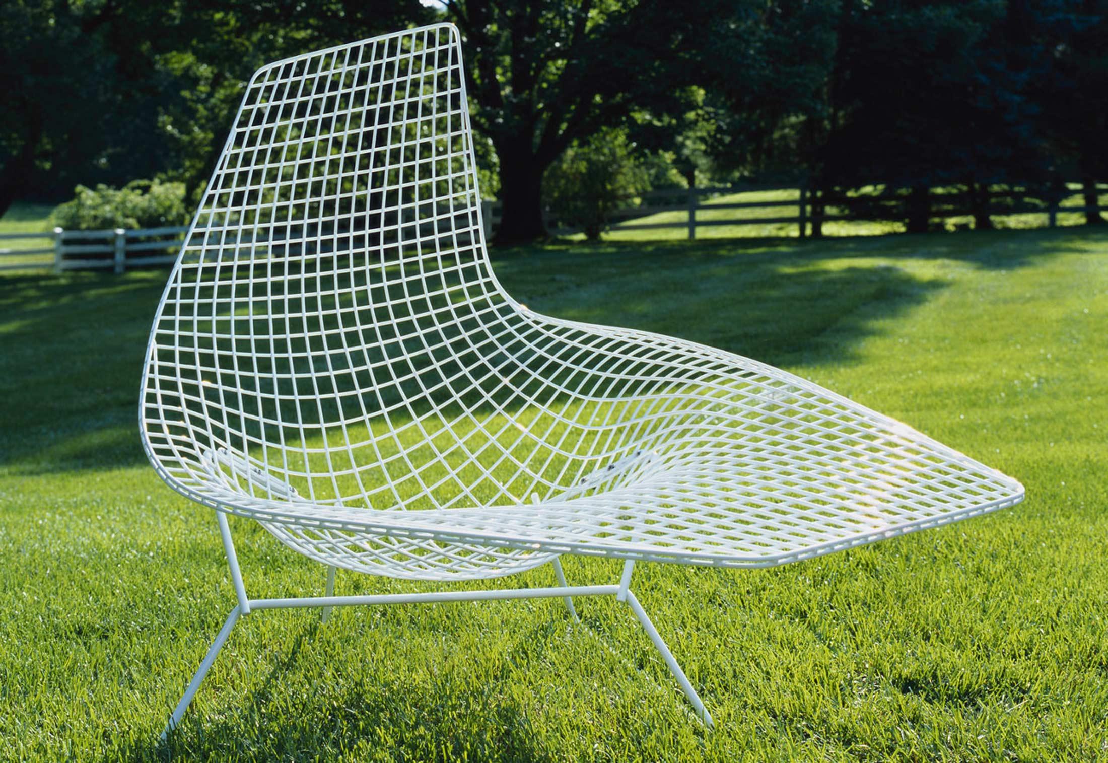 To create his iconic Bertoia Seating collection, Harry Bertoia transformed Industrial wire rods into new forms. The events that made this work possible began a decade earlier at Cranbrook Academy of Art, when he met Florence Knoll. Years later, the