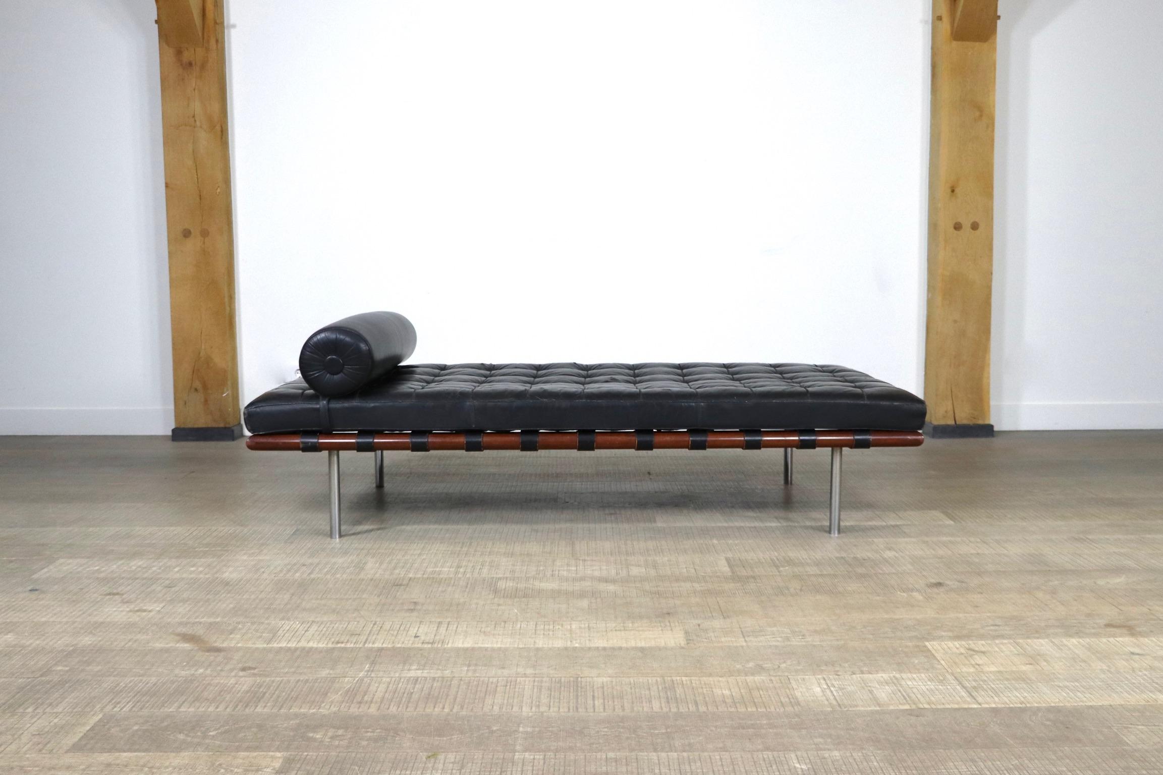 Vintage Knoll Barcelona daybed by Ludwig Mies van der Rohe In Good Condition In ABCOUDE, UT