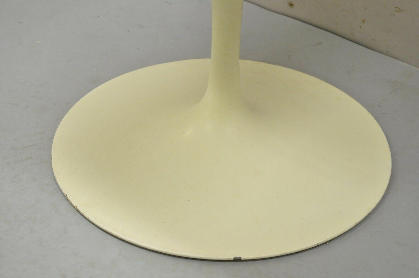Vintage Knoll Eero Saarinen Red Upholstered Fiberglass Tulip Arm Chair In Good Condition In Philadelphia, PA