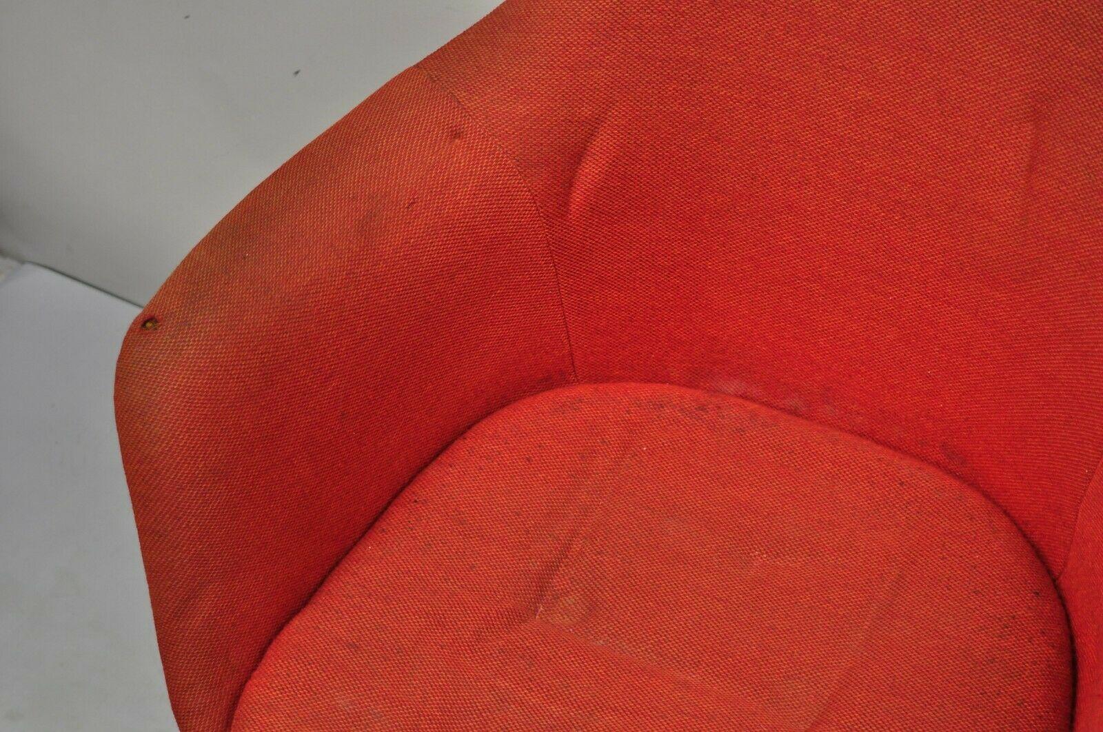 20th Century Vintage Knoll Eero Saarinen Red Upholstered Fiberglass Tulip Arm Chair For Sale