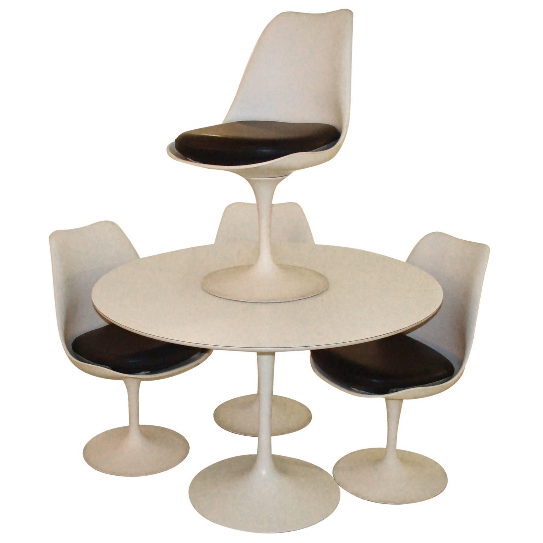 Vintage Knoll Eero Saarinen Tulip Table and Chairs