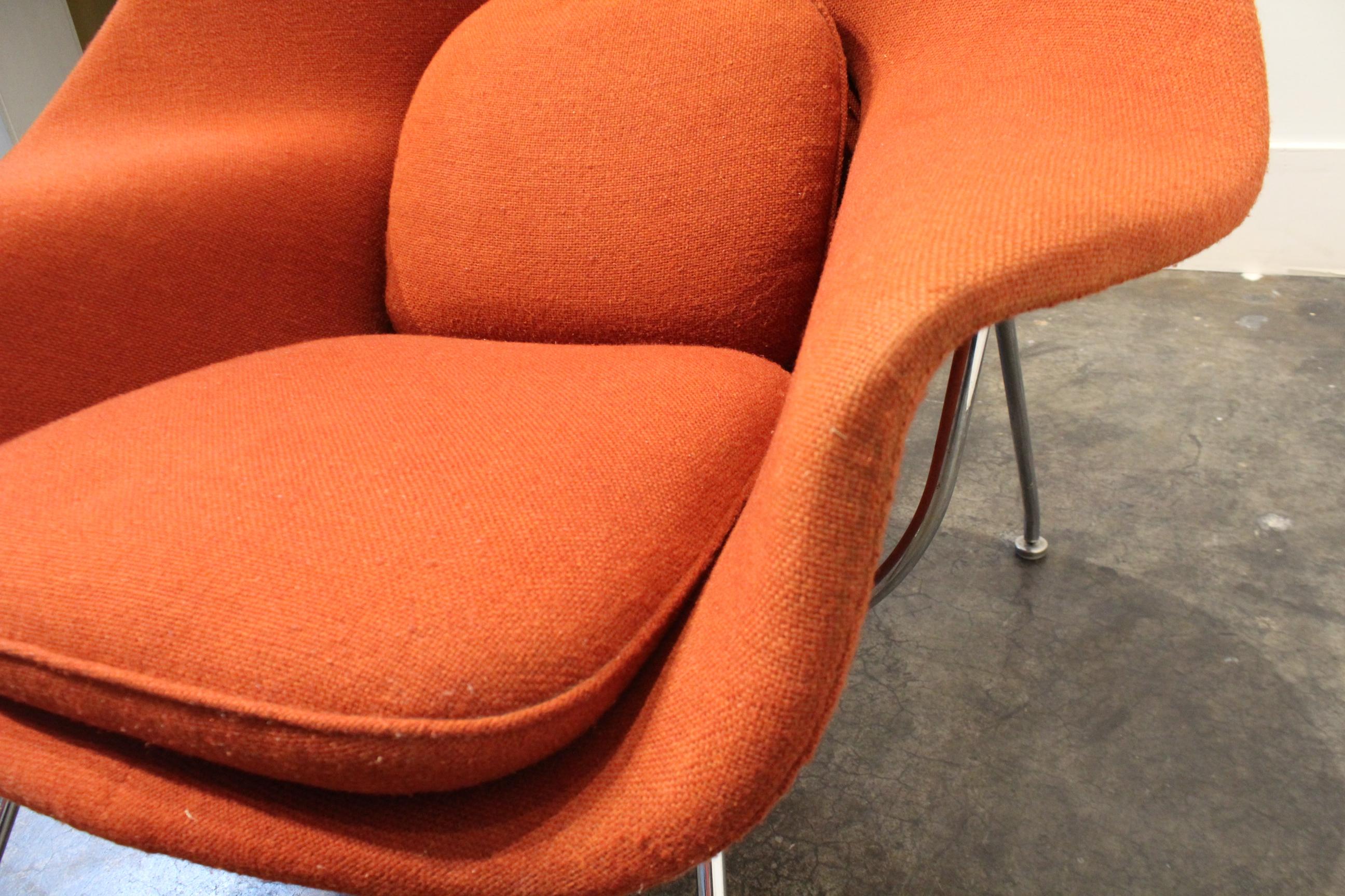 Vintage Knoll Eero Saarinen Womb Chair and Ottoman Set, circa 1960s In Good Condition In Dallas, TX