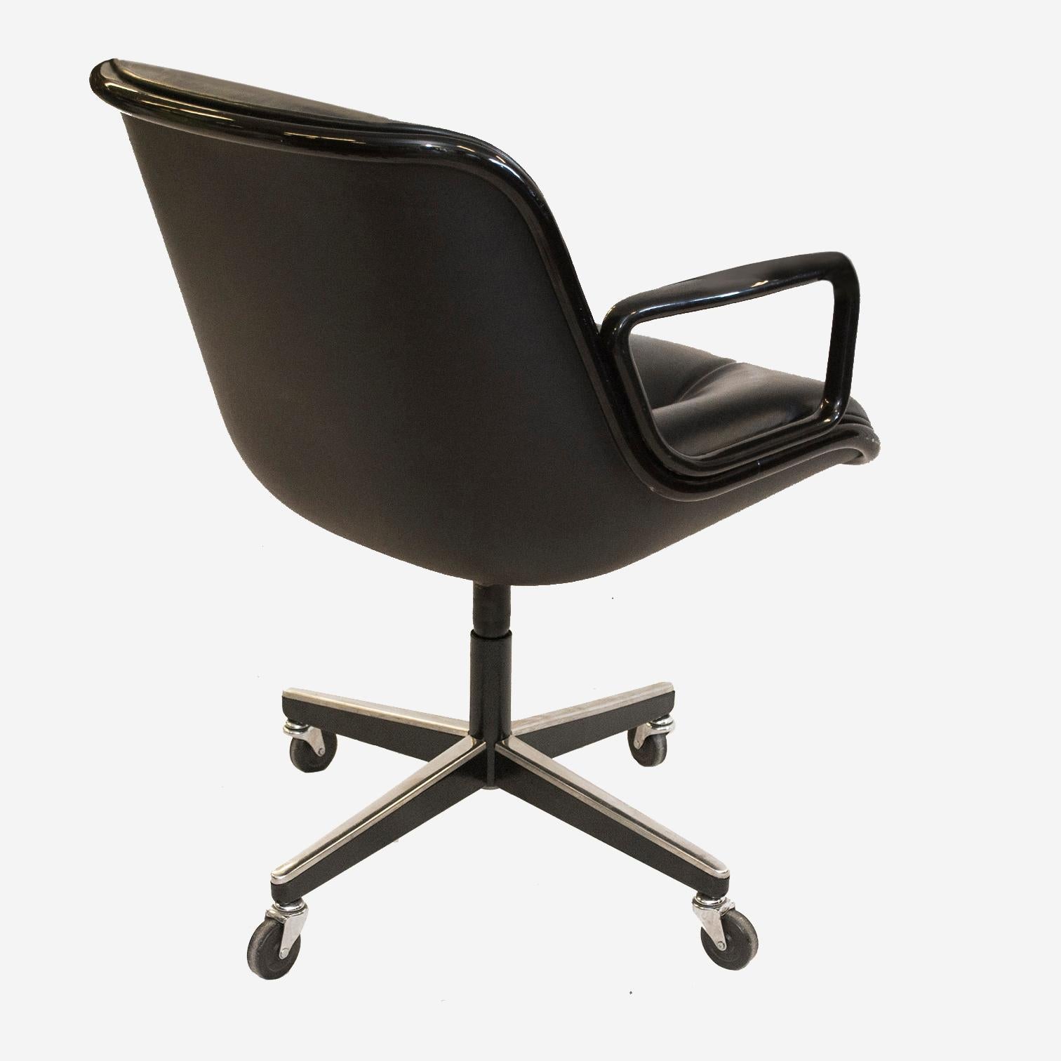 North American Vintage Knoll Pollock Swivel Chair in Black Leather, Matte Black Frame