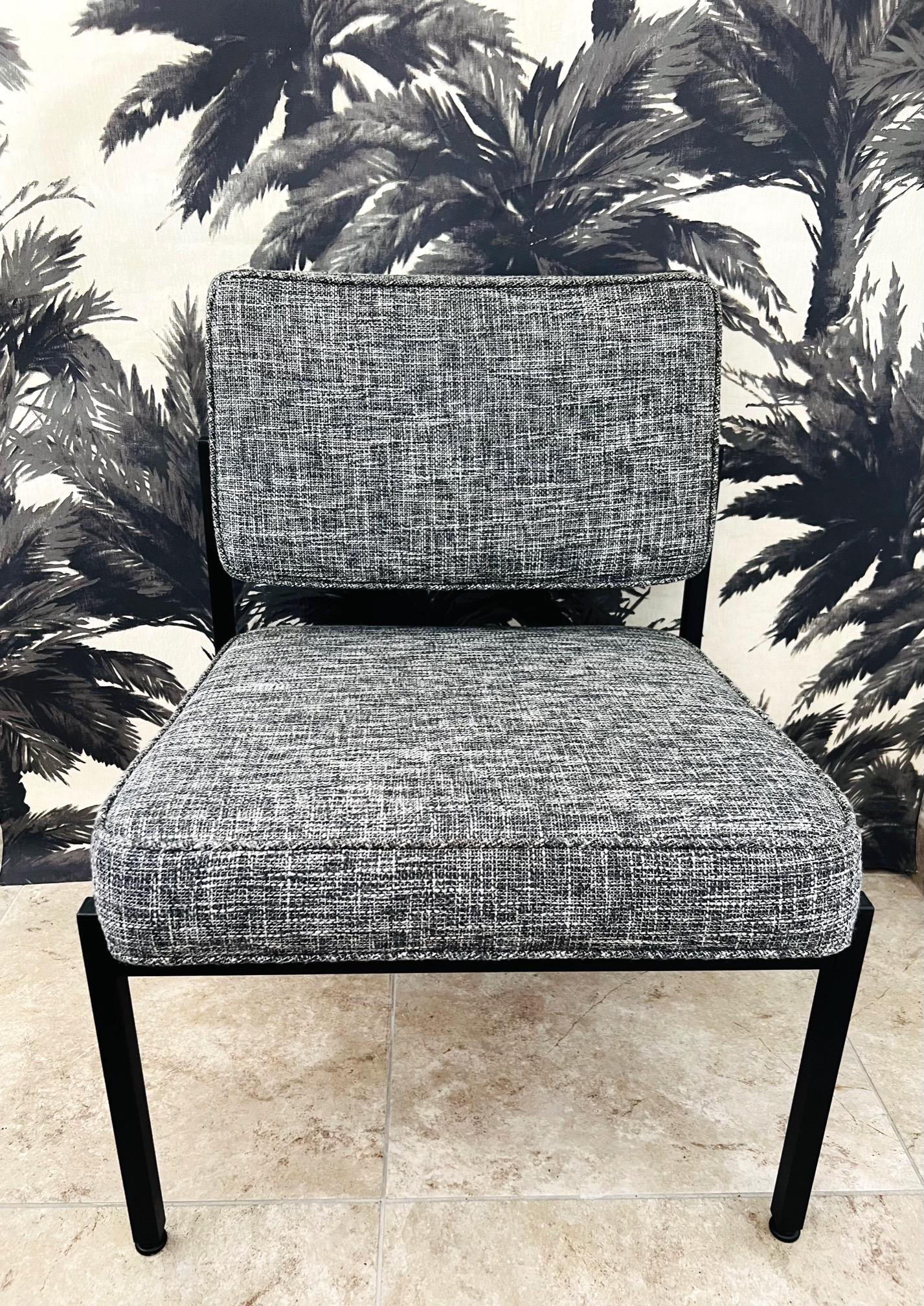 Chaise de style Knoll vintage en tissu tweed noir et ivoire, vers les années 1970 en vente 2