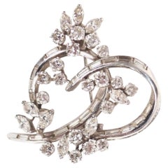 Vintage Knot 3.60 Carat Diamonds 18 Karat White Gold Brooch
