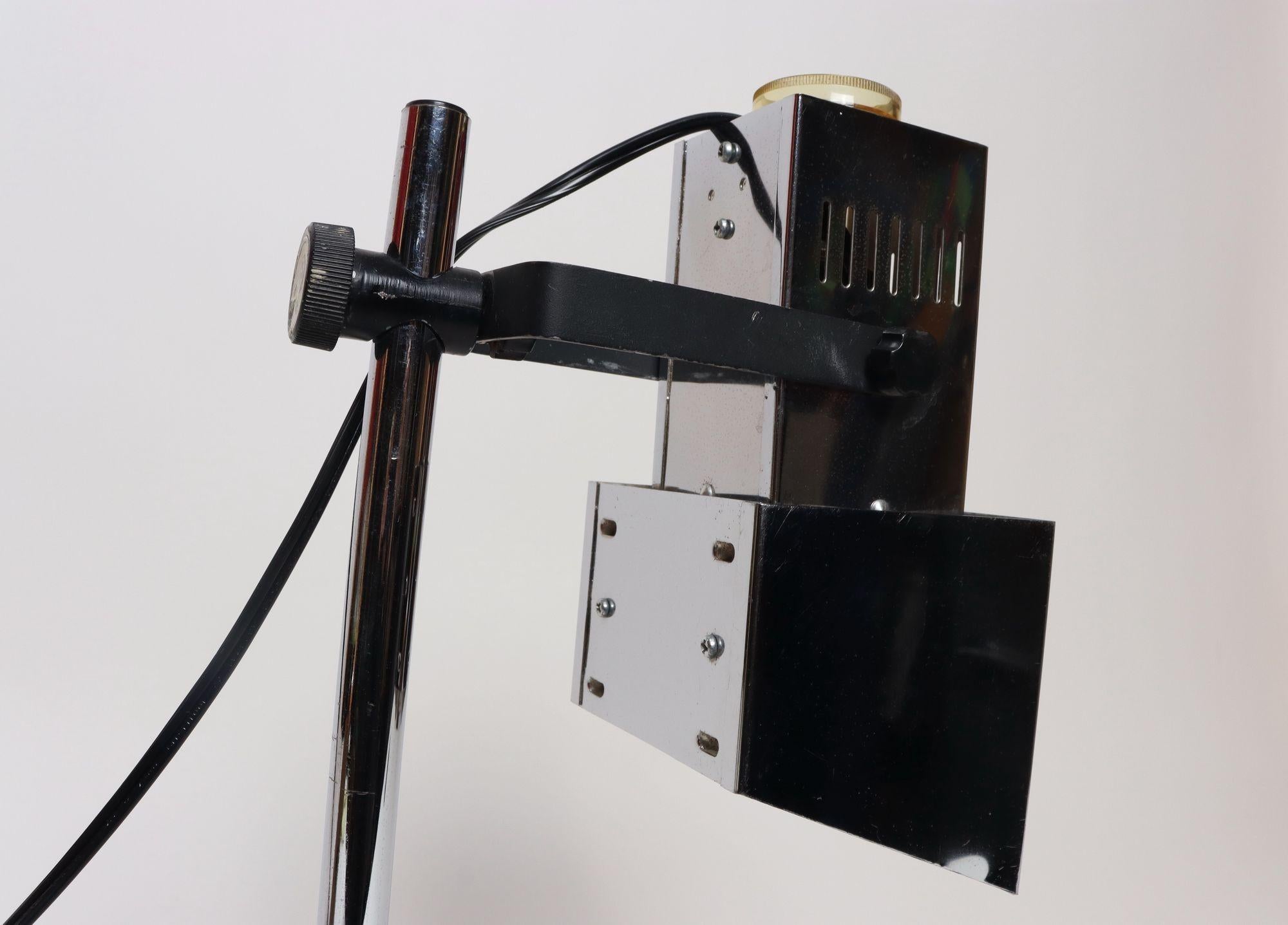 Vintage Koch & Lowy Chrome Adjustable Task / Table Lamp with Articulating Shade in vendita 3