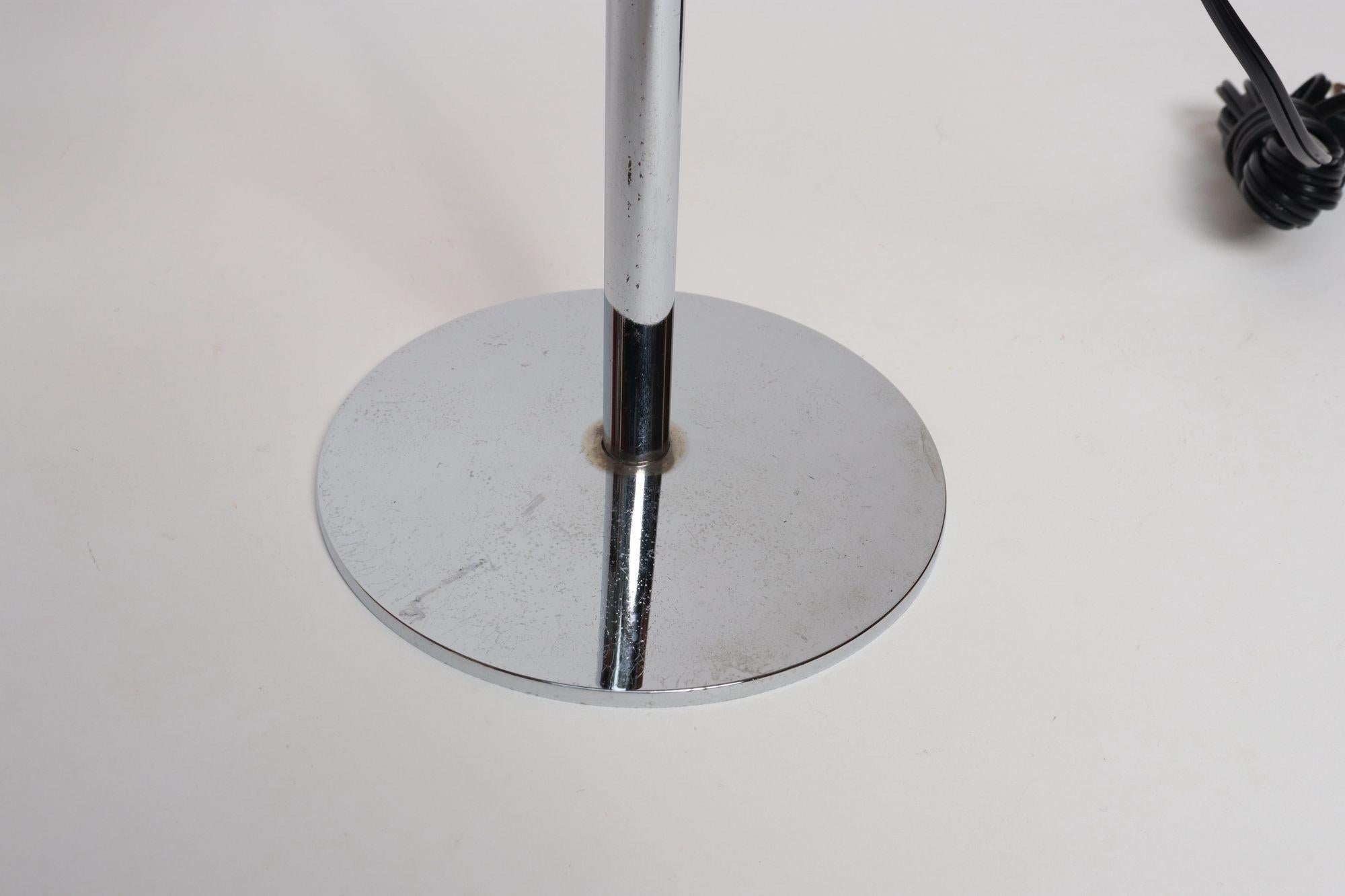 Vintage Koch & Lowy Chrome Adjustable Task / Table Lamp with Articulating Shade in vendita 10