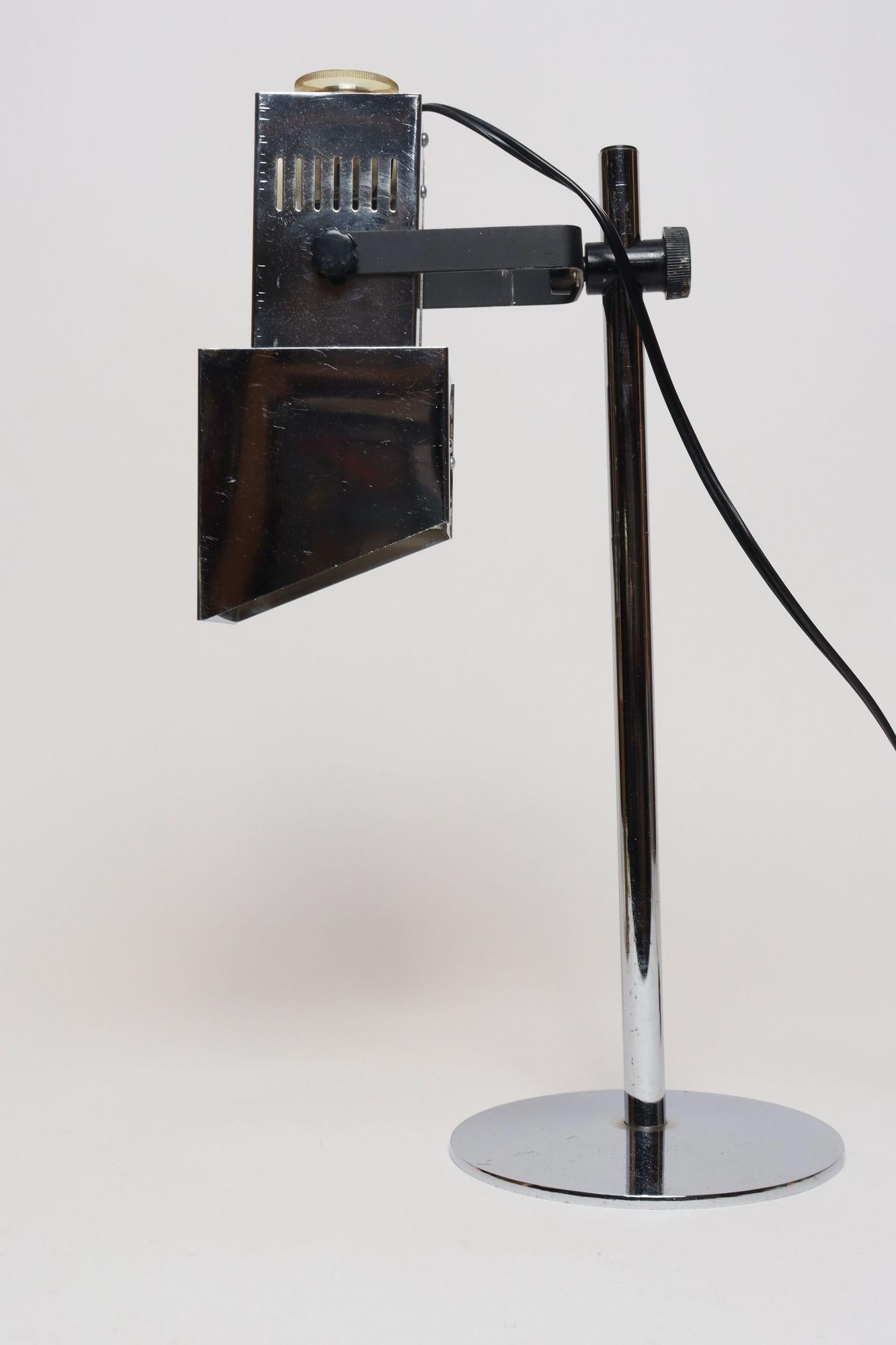 Americano Vintage Koch & Lowy Chrome Adjustable Task / Table Lamp with Articulating Shade in vendita