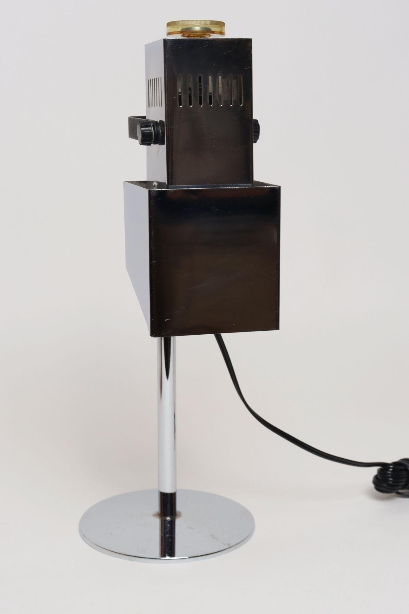 Metallo Vintage Koch & Lowy Chrome Adjustable Task / Table Lamp with Articulating Shade in vendita