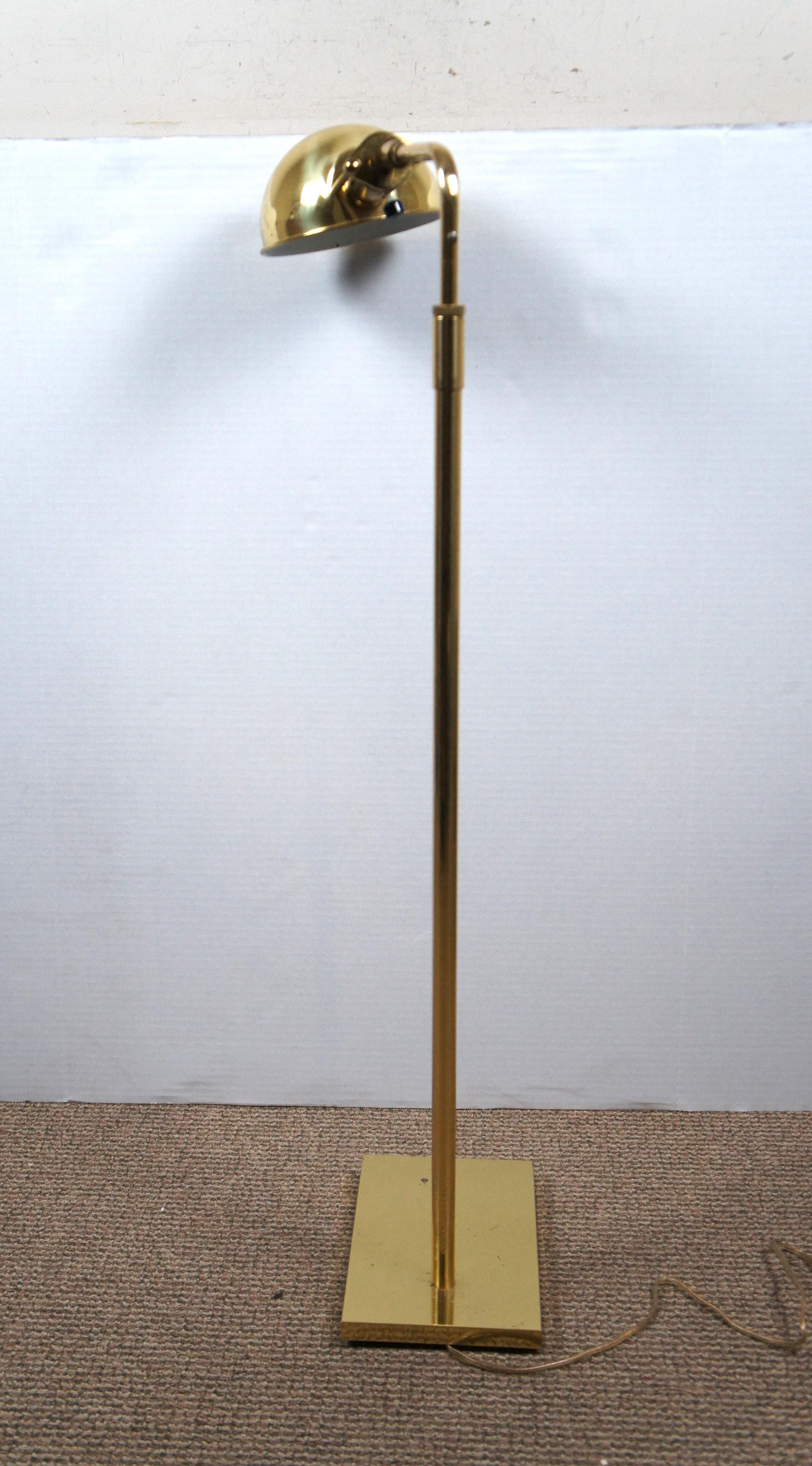 Vintage Koch & Lowy OMI Brass Pharmacy Apothecary Reading Lamp MCM In Good Condition In Dayton, OH