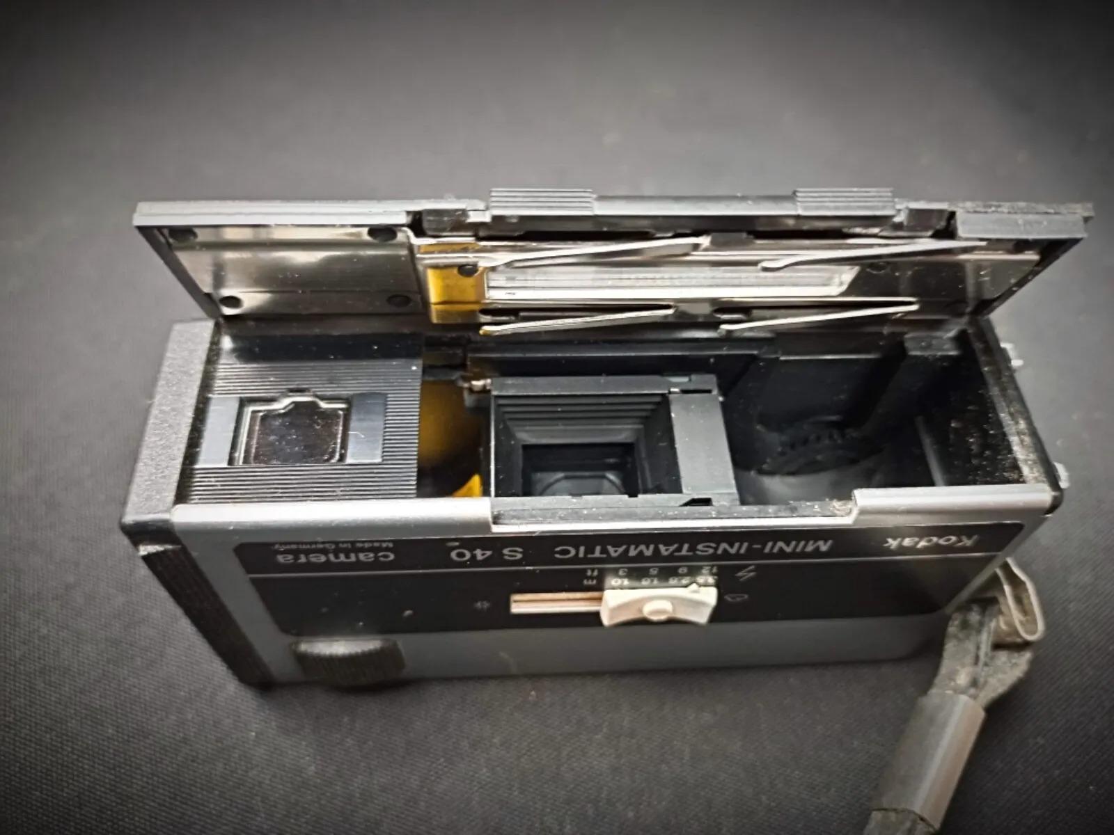 French Vintage Kodak Mini Instamatic S40 Camera – Made in Germany - 2Y222