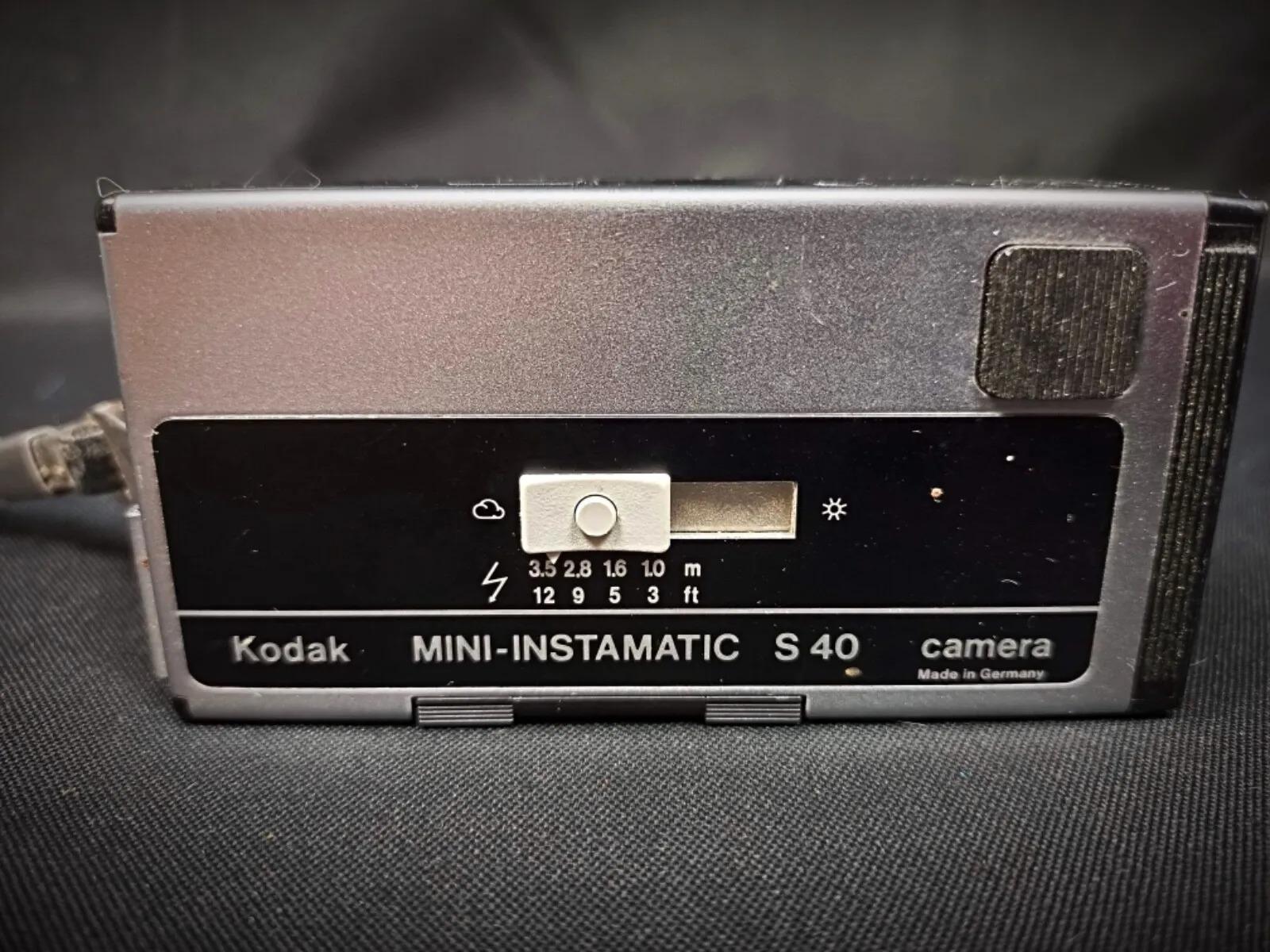 20th Century Vintage Kodak Mini Instamatic S40 Camera – Made in Germany - 2Y222