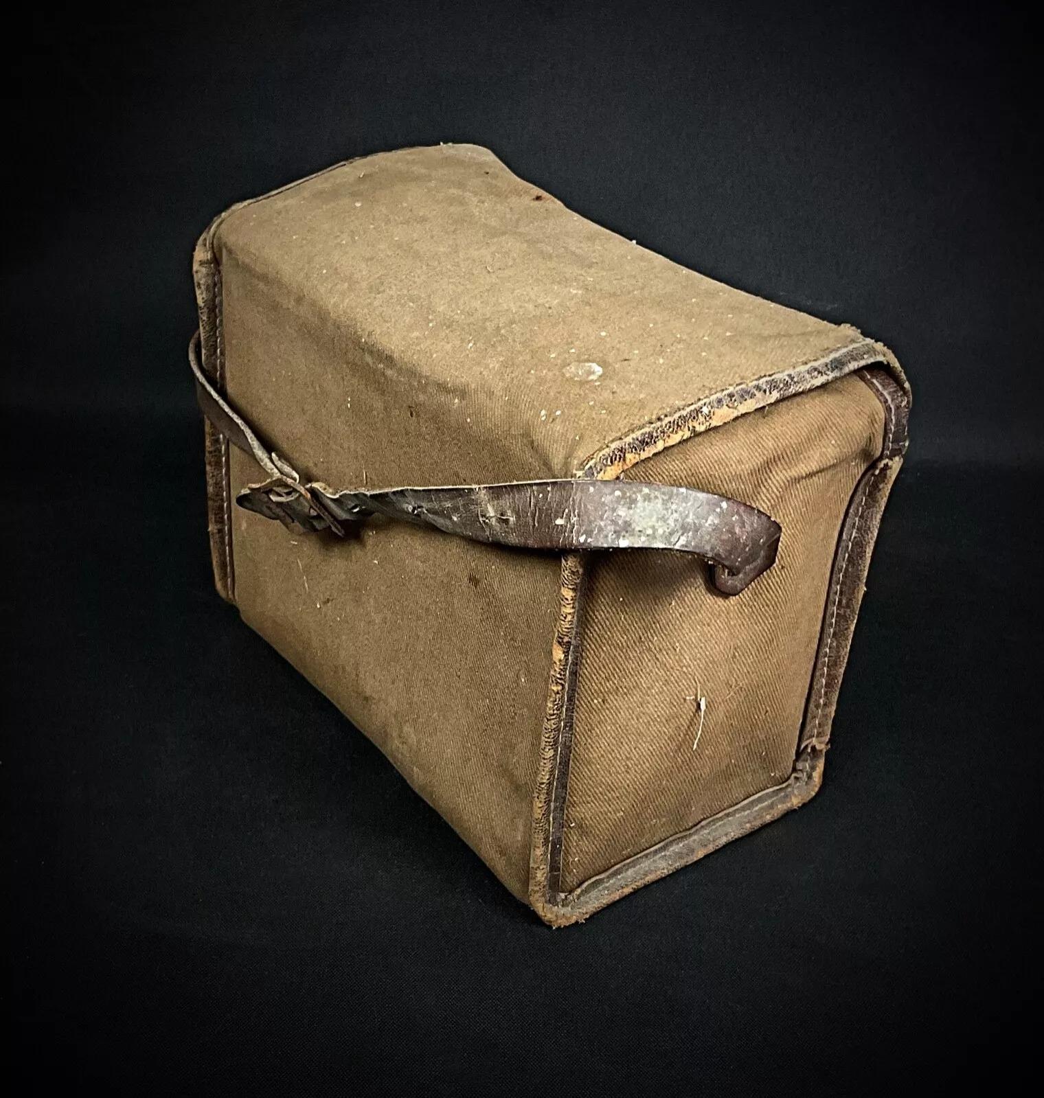 This vintage Kodak No. 2A Brownie Model C camera dates back to the 1924-1933 era, a true collector's item for photography enthusiasts and vintage technology collectors. The camera comes with its original case.

Condition: Good condition for its age.