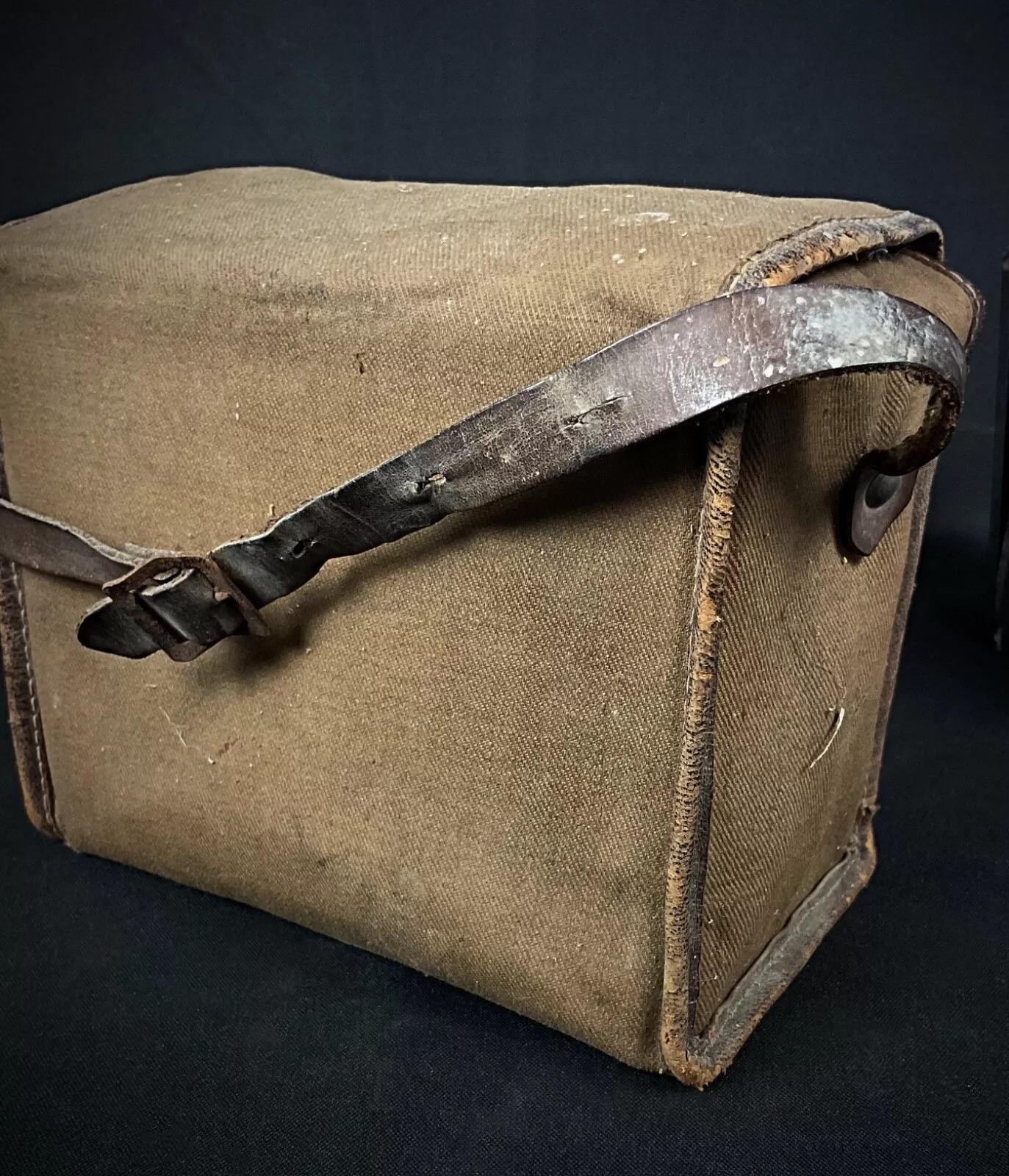 Vintage Kodak No. 2A Brownie Model C Camera with Case – Circa 1924-1933 - 2Y318 For Sale 1