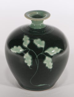 Jarrón vintage coreano de capullos Maebyeong verde celadón, vidriado craquelado