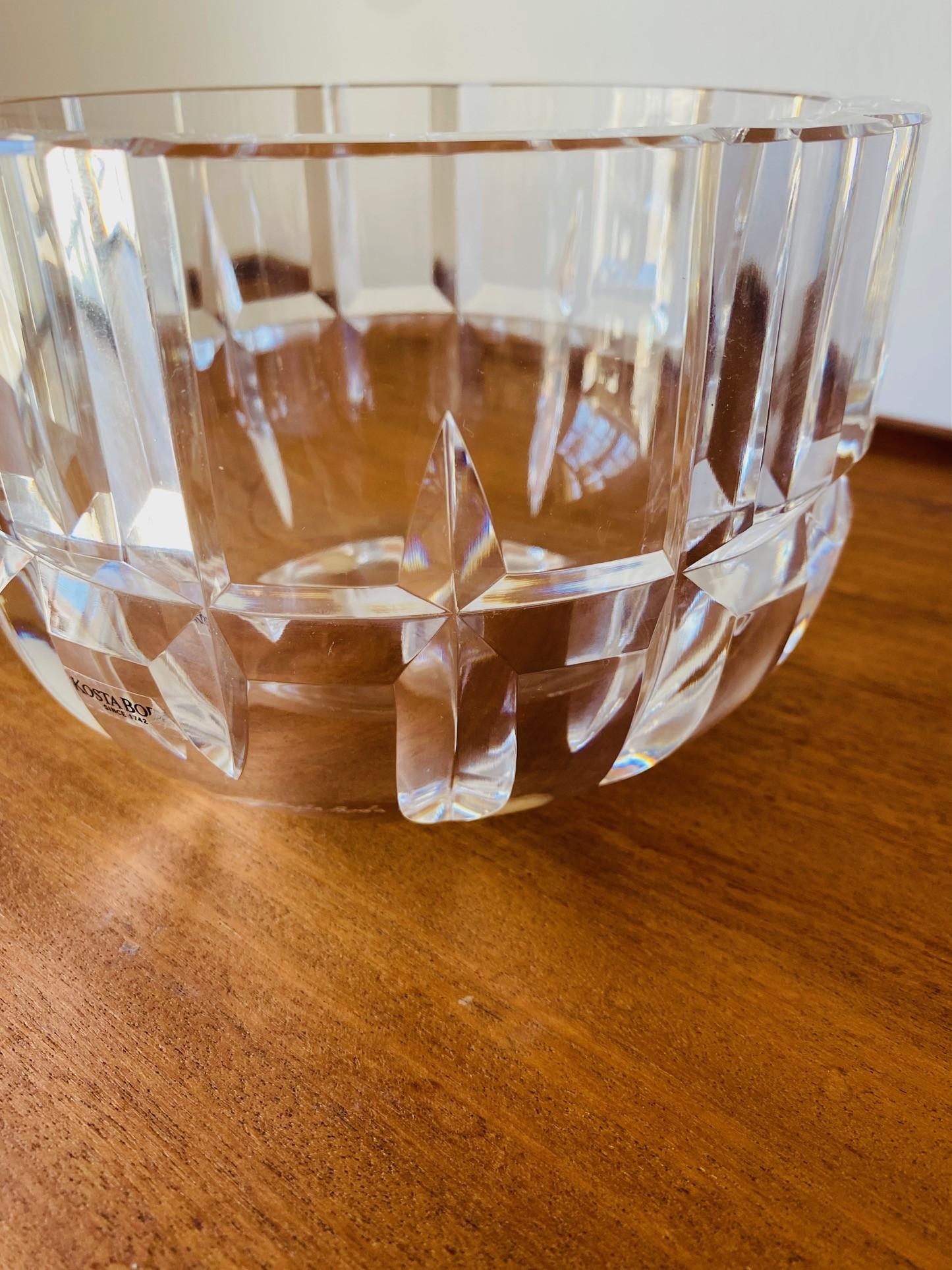 20ième siècle Bol en cristal Kosta Boda par Goran Warff en vente