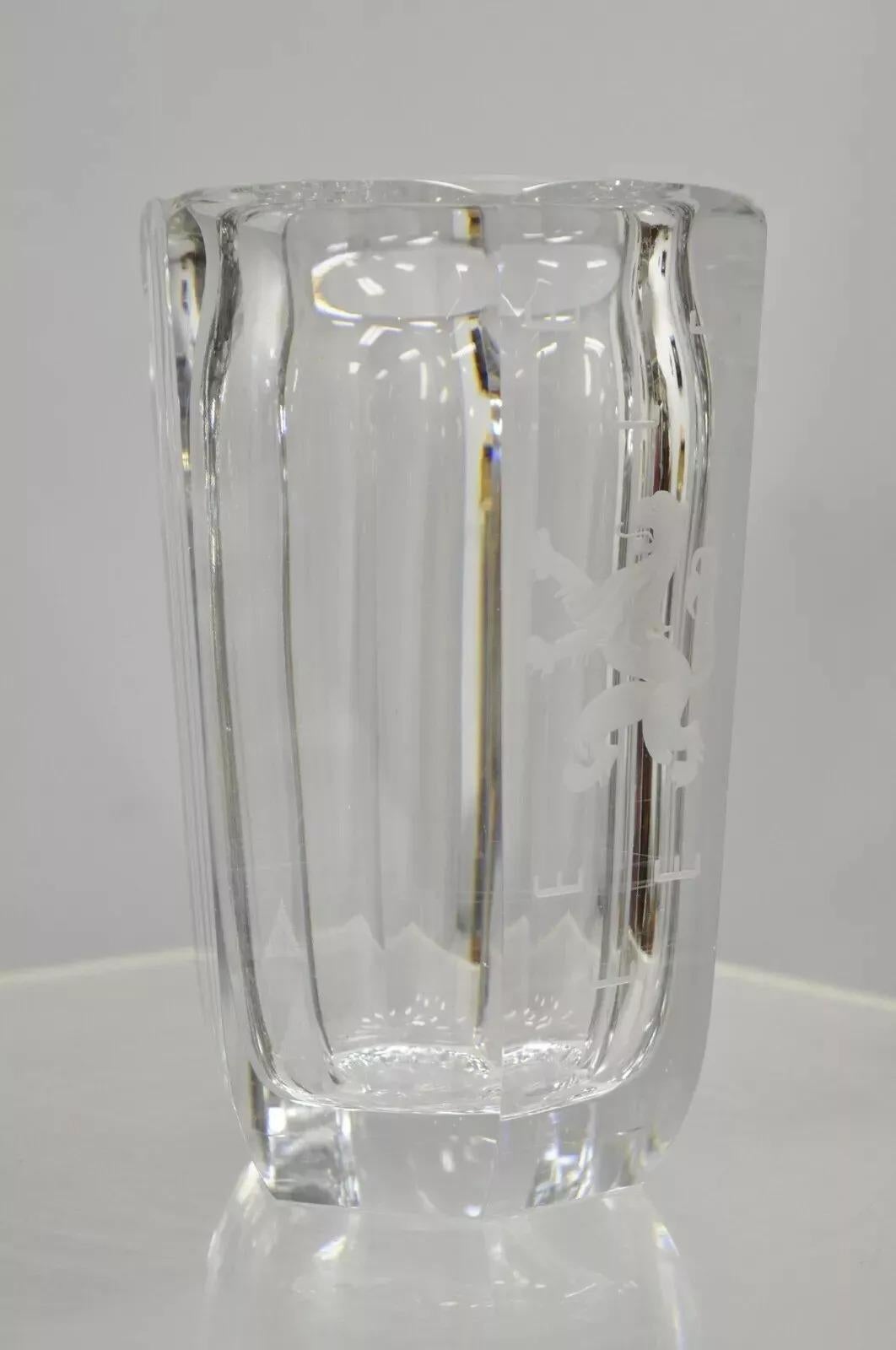 Vaso di cristallo d'epoca Kosta Boda Elis Bergh con leone rampante inciso, da 7,5