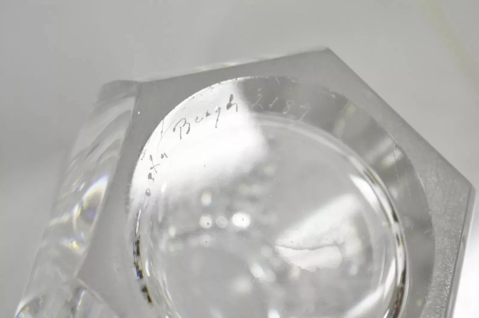 Vaso di cristallo d'epoca Kosta Boda Elis Bergh con leone rampante inciso, da 7,5