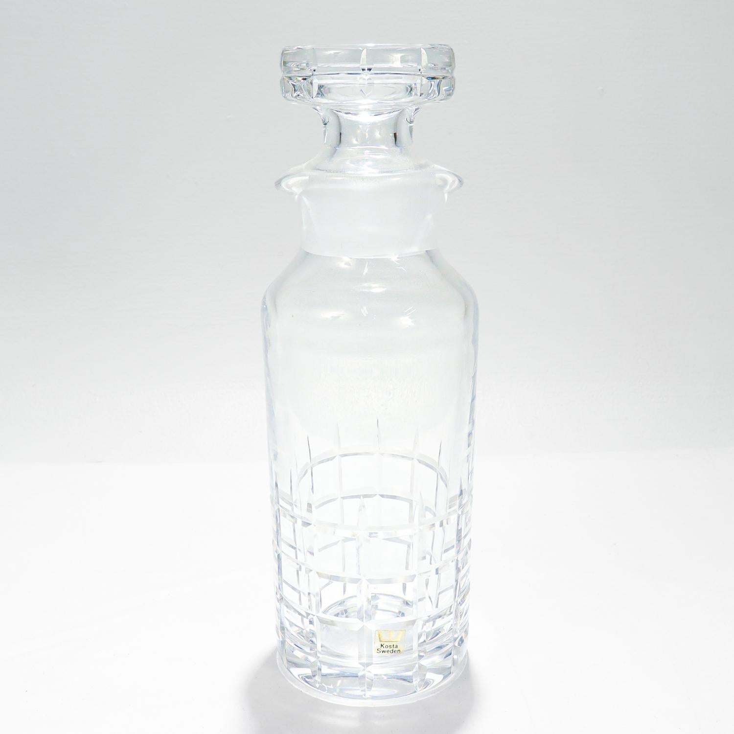 Svedese Shakers da cocktail d'epoca in vetro tagliato di Kosta Boda, svedese in vendita