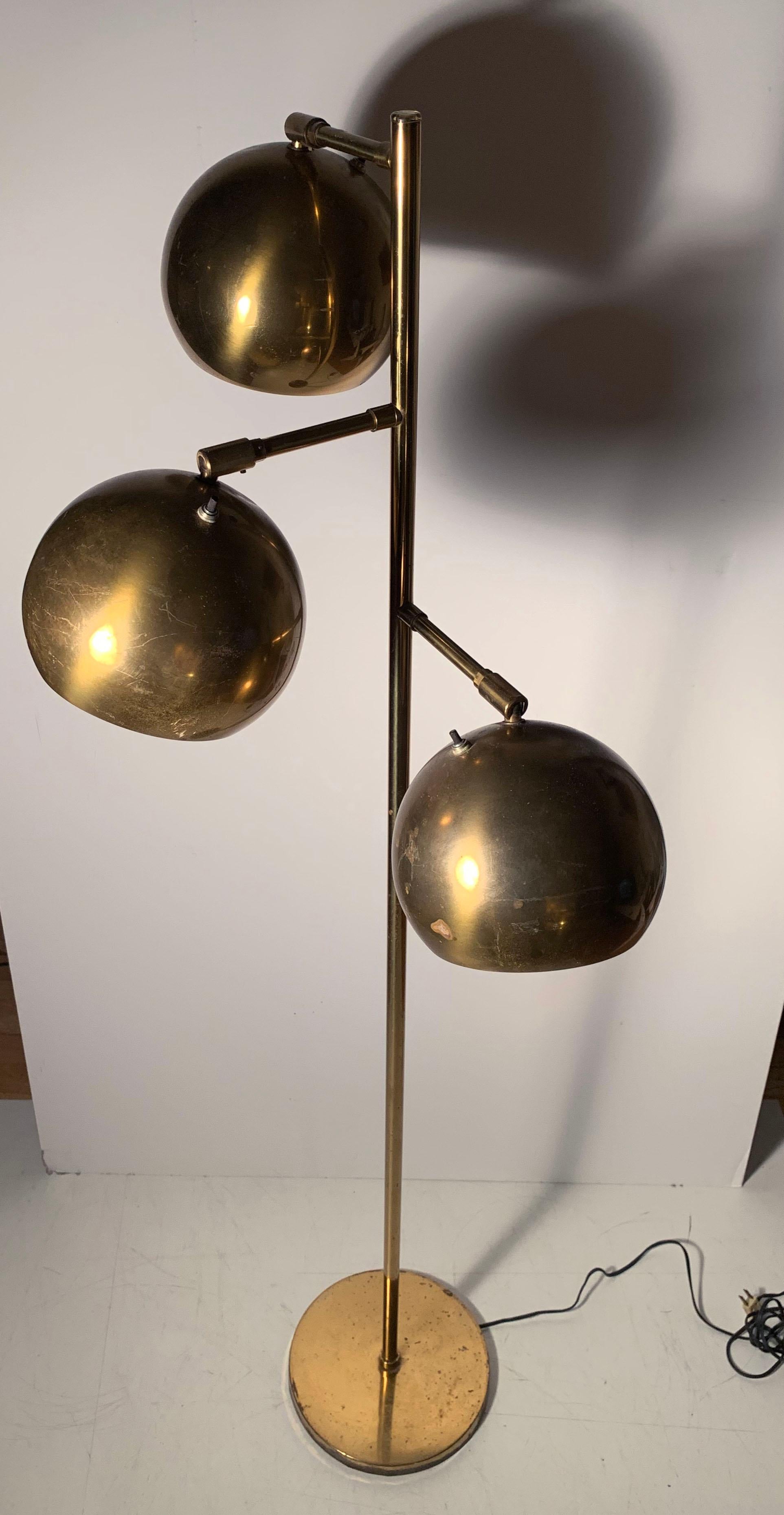 Laiton Koch & Lowy - Lampadaire articulé vintage à trois boules en laiton