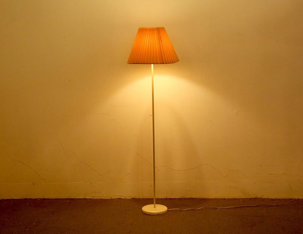 Vintage Kovacs Floor Lamp with Pleated Shade In Good Condition In Brooklyn, NY